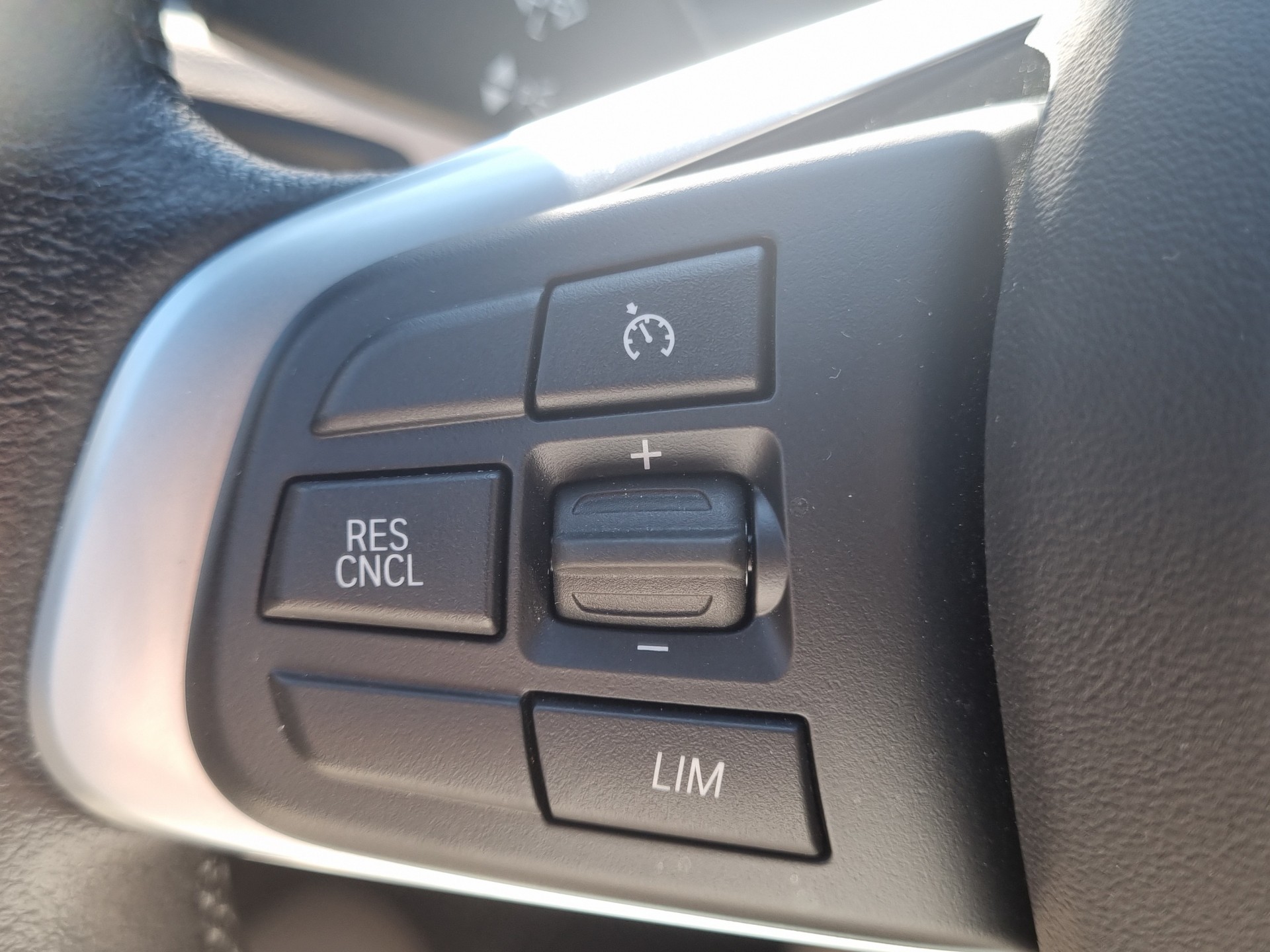 BMW X1 xDrive 20i xLine Steptronic-image-25