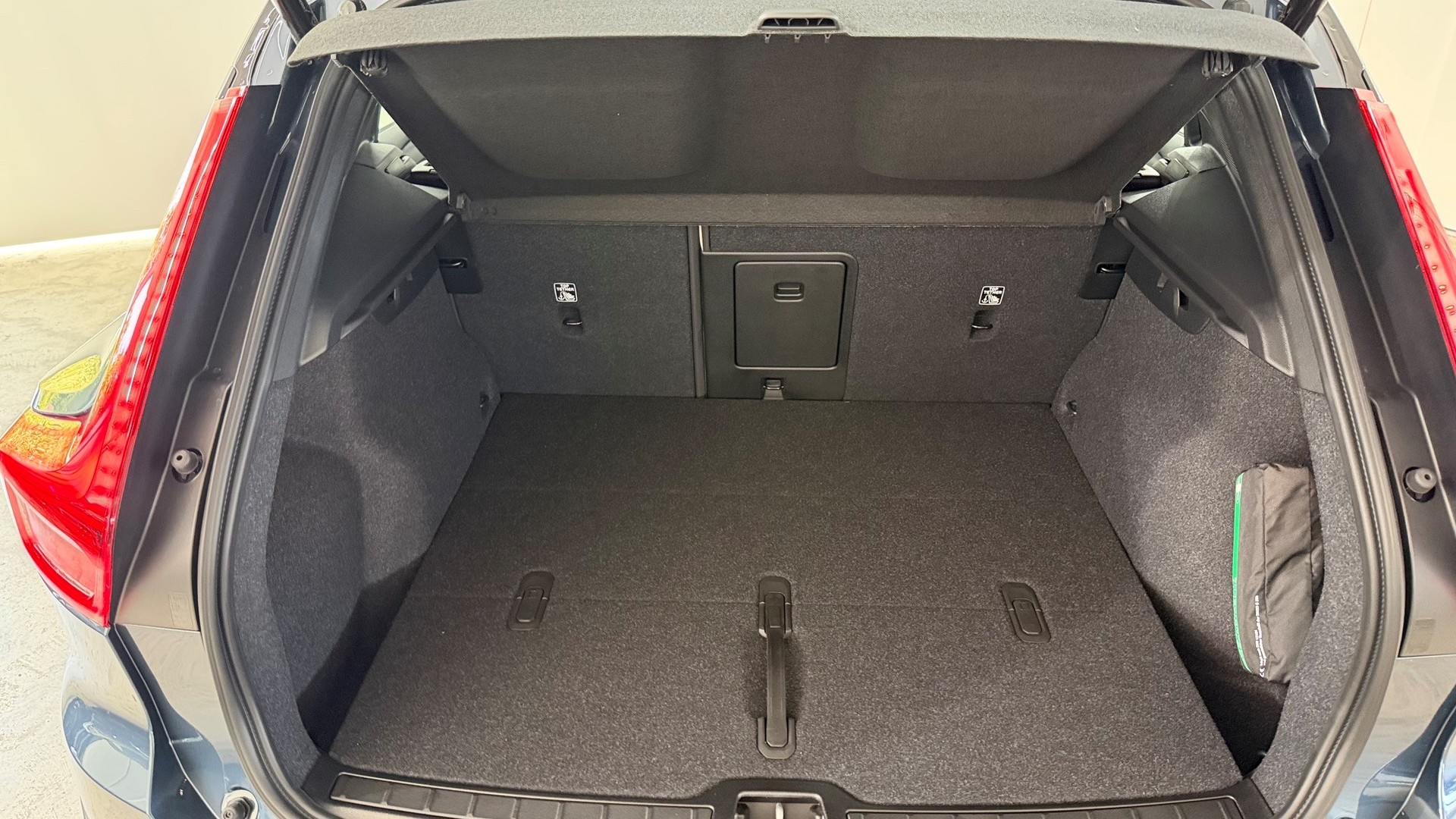 VOLVO EX40 Twin Ultra AWD-image-11