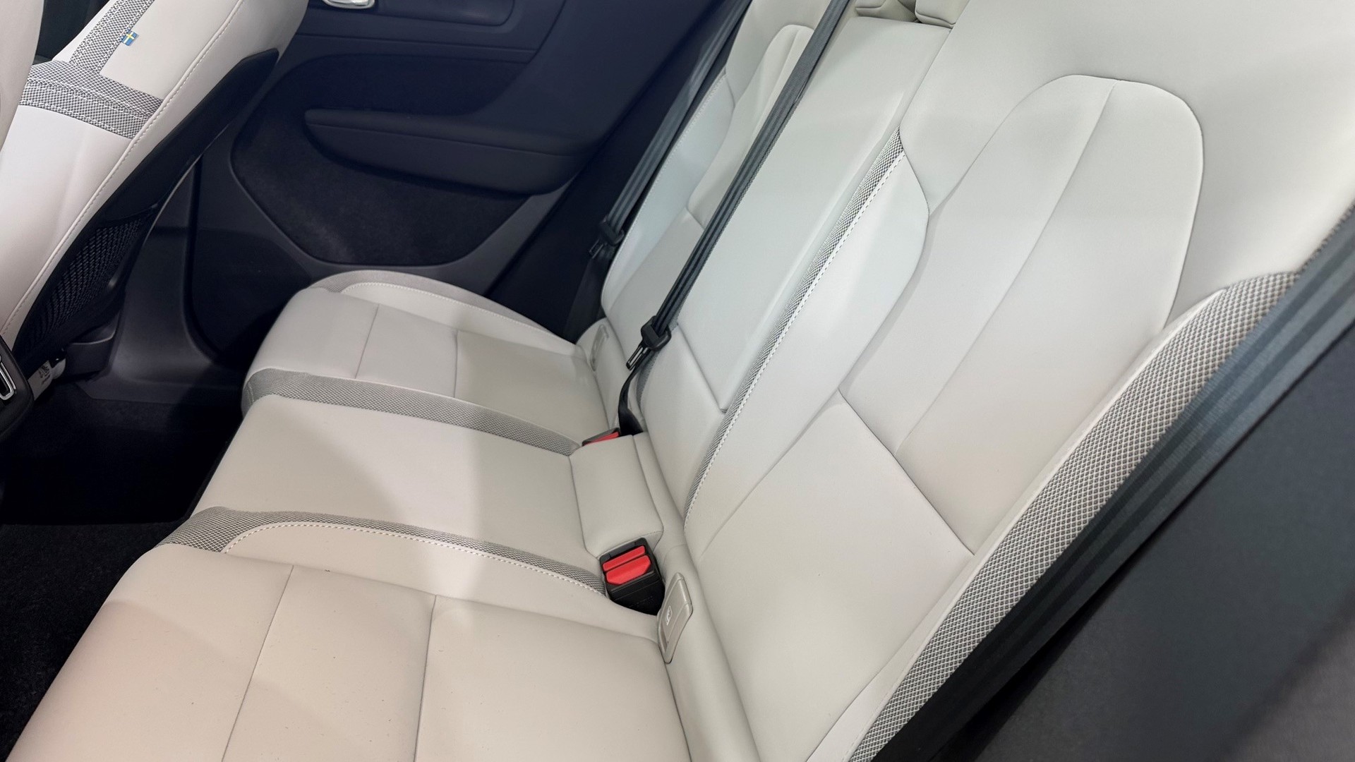 VOLVO EX40 Twin Ultra AWD-image-5