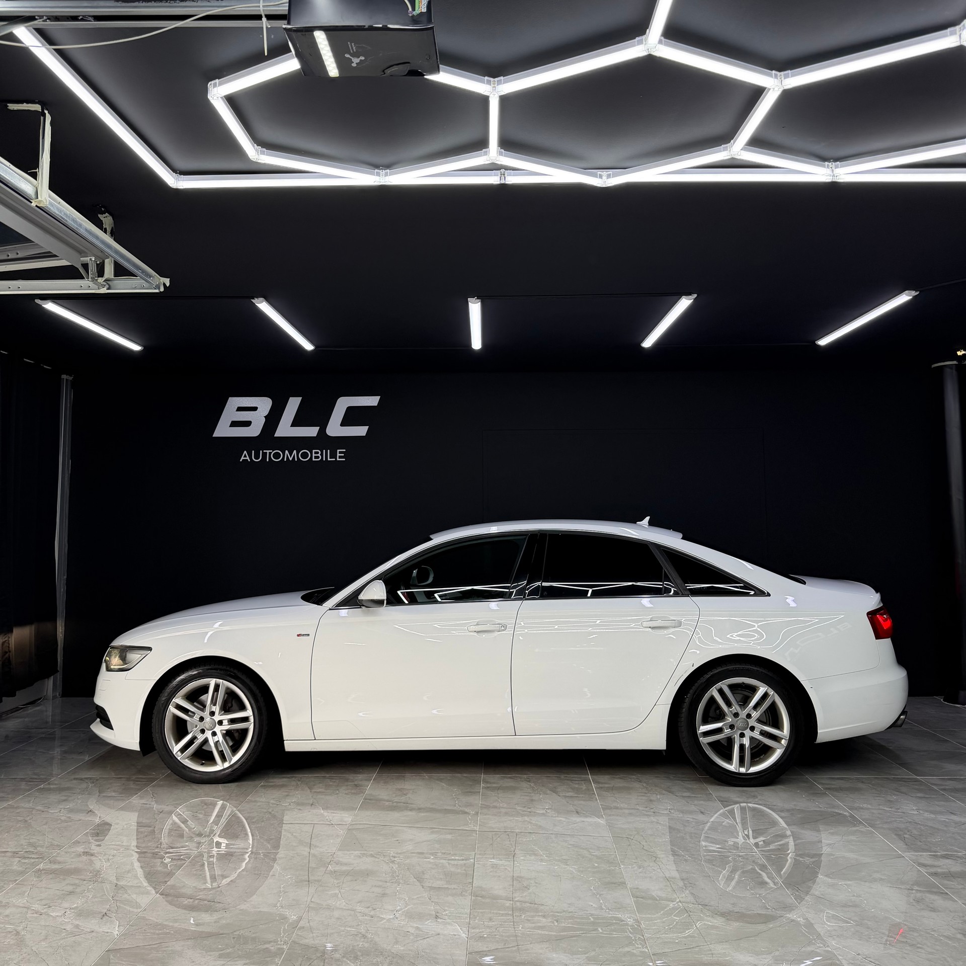 AUDI A6 Limousine 2.0 TFSI multitronic-image-2