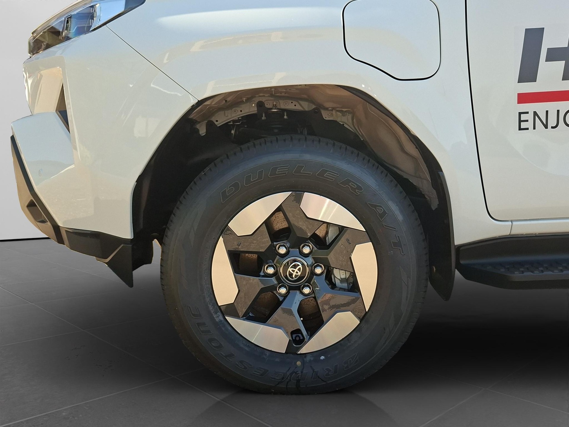TOYOTA Hilux Double Cab.-Pick-up 59KWh Comfort-image-10