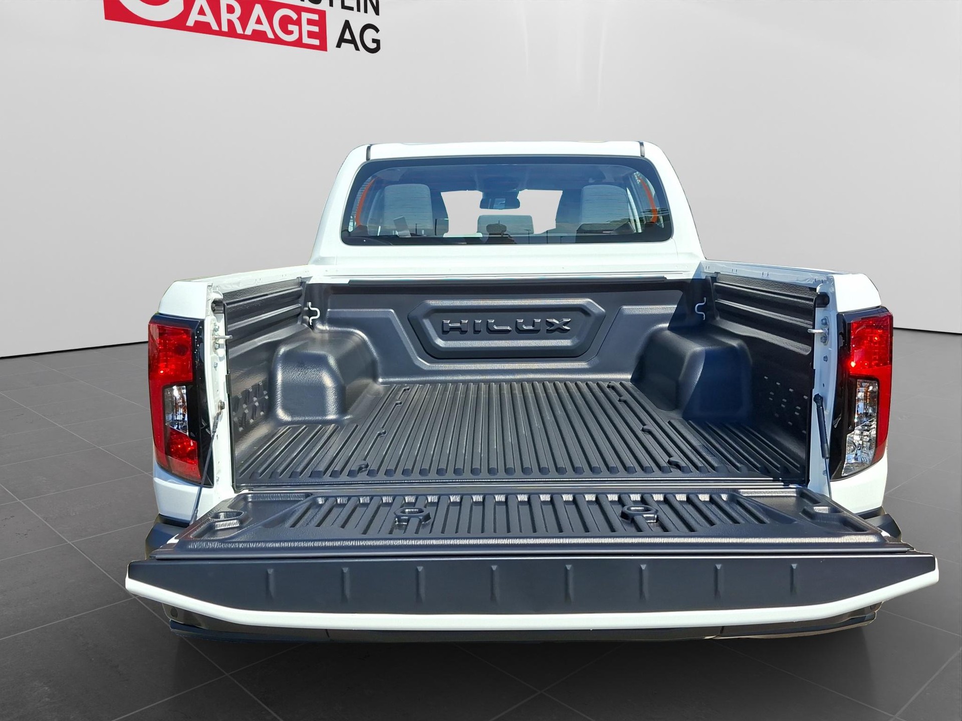 TOYOTA Hilux Double Cab.-Pick-up 59KWh Comfort-image-9