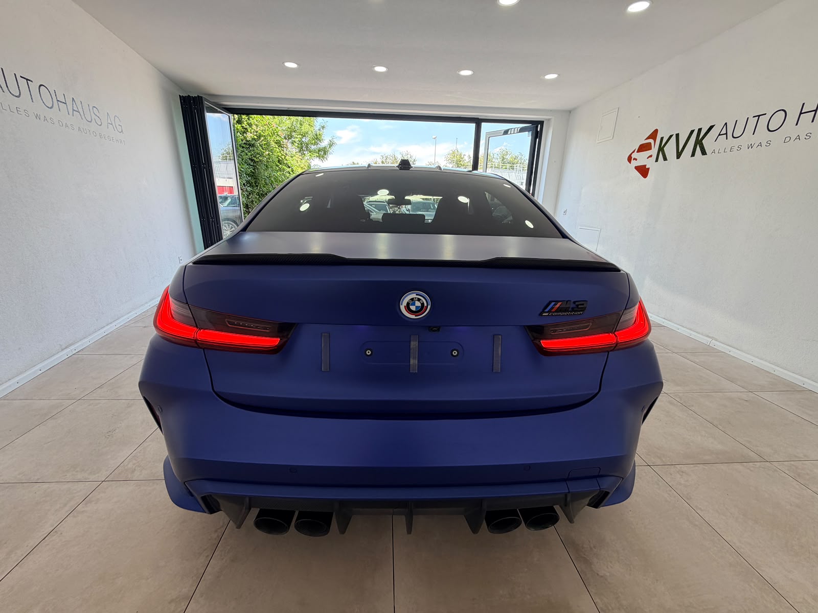 BMW M3 Competition M xDrive* Traumaustattung *-image-6