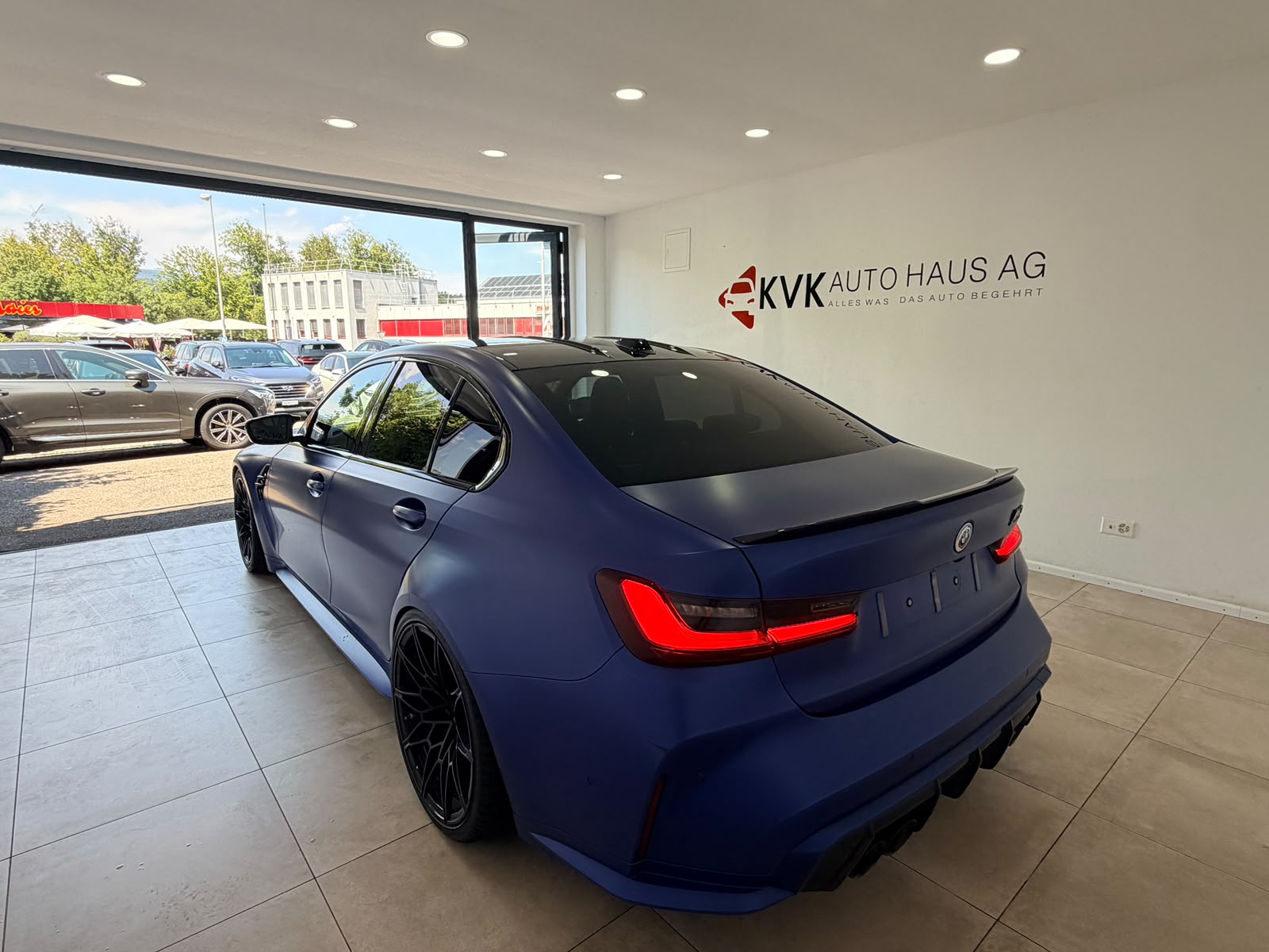 BMW M3 Competition M xDrive* Traumaustattung *-image-3