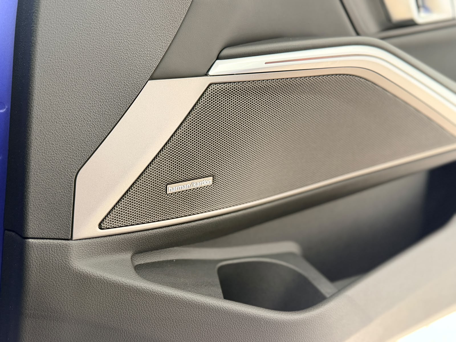 BMW M3 Competition M xDrive* Traumaustattung *-image-18