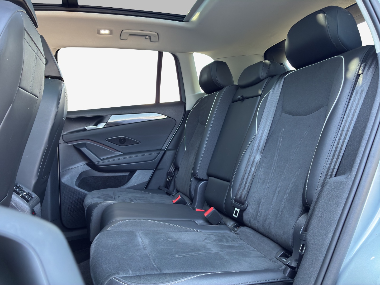 VW Tiguan 2.0 TSI DSG Elegance 4Motion-image-11