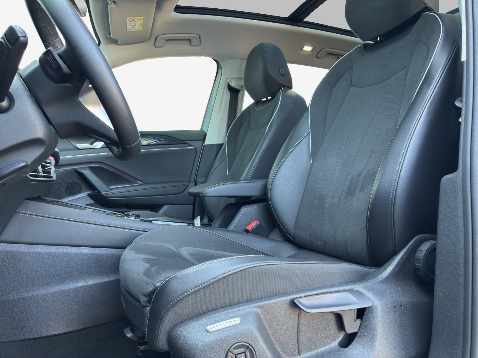 VW Tiguan 2.0 TSI DSG Elegance 4Motion-image-7