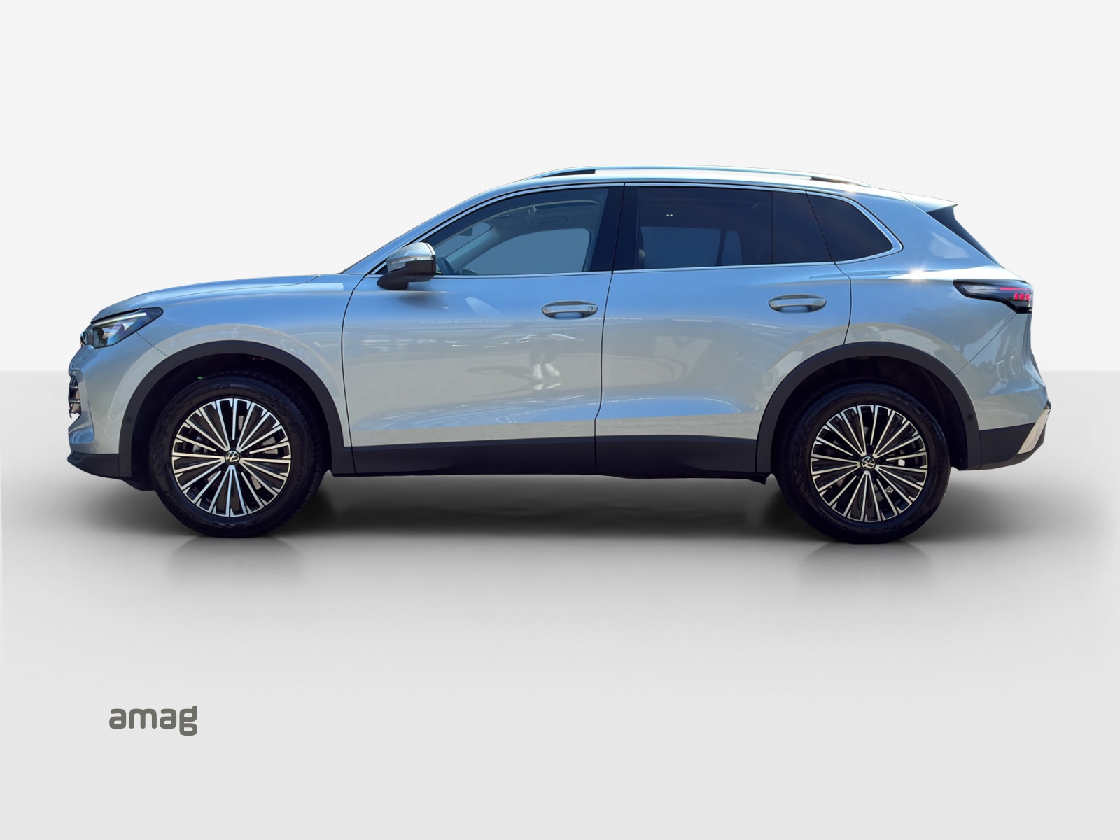 VW Tiguan 2.0 TSI DSG Elegance 4Motion-image-1