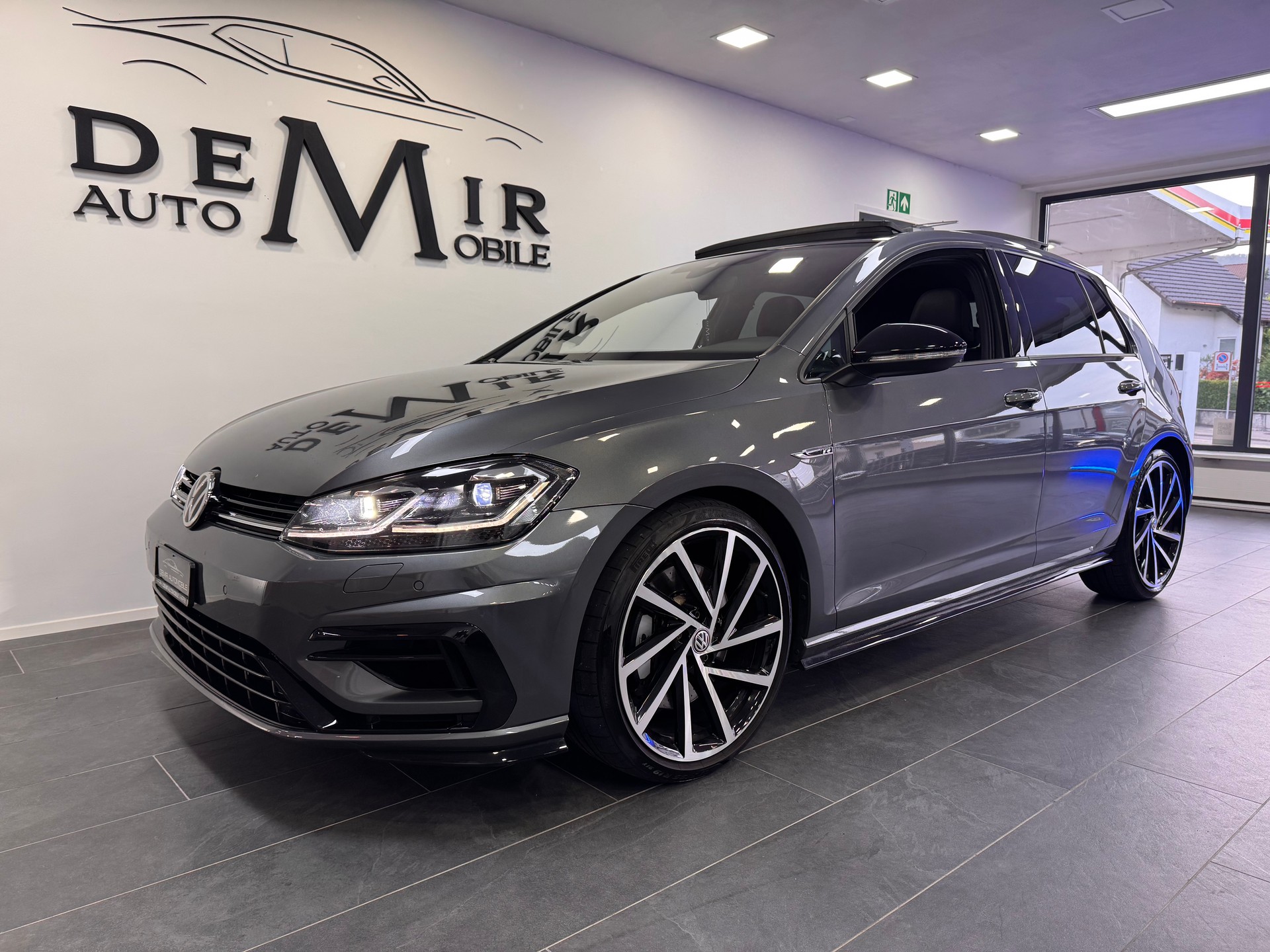 VW Golf 2.0 TSI R 4Motion DSG *Panorama / R-Performance Paket / Leder Vienna / LED / Virtual Cockpit*