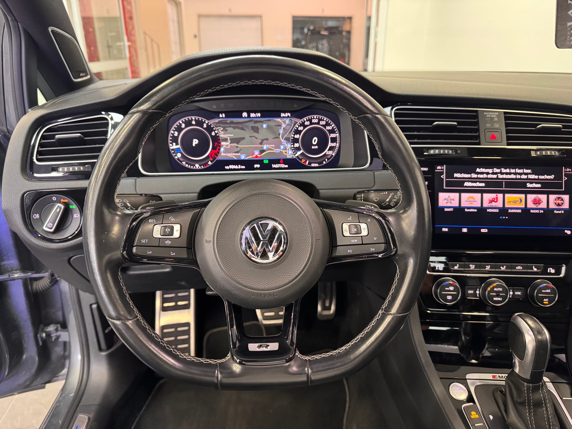 VW Golf 2.0 TSI R 4Motion DSG *Panorama / R-Performance Paket / Leder Vienna / LED / Virtual Cockpit*-image-11