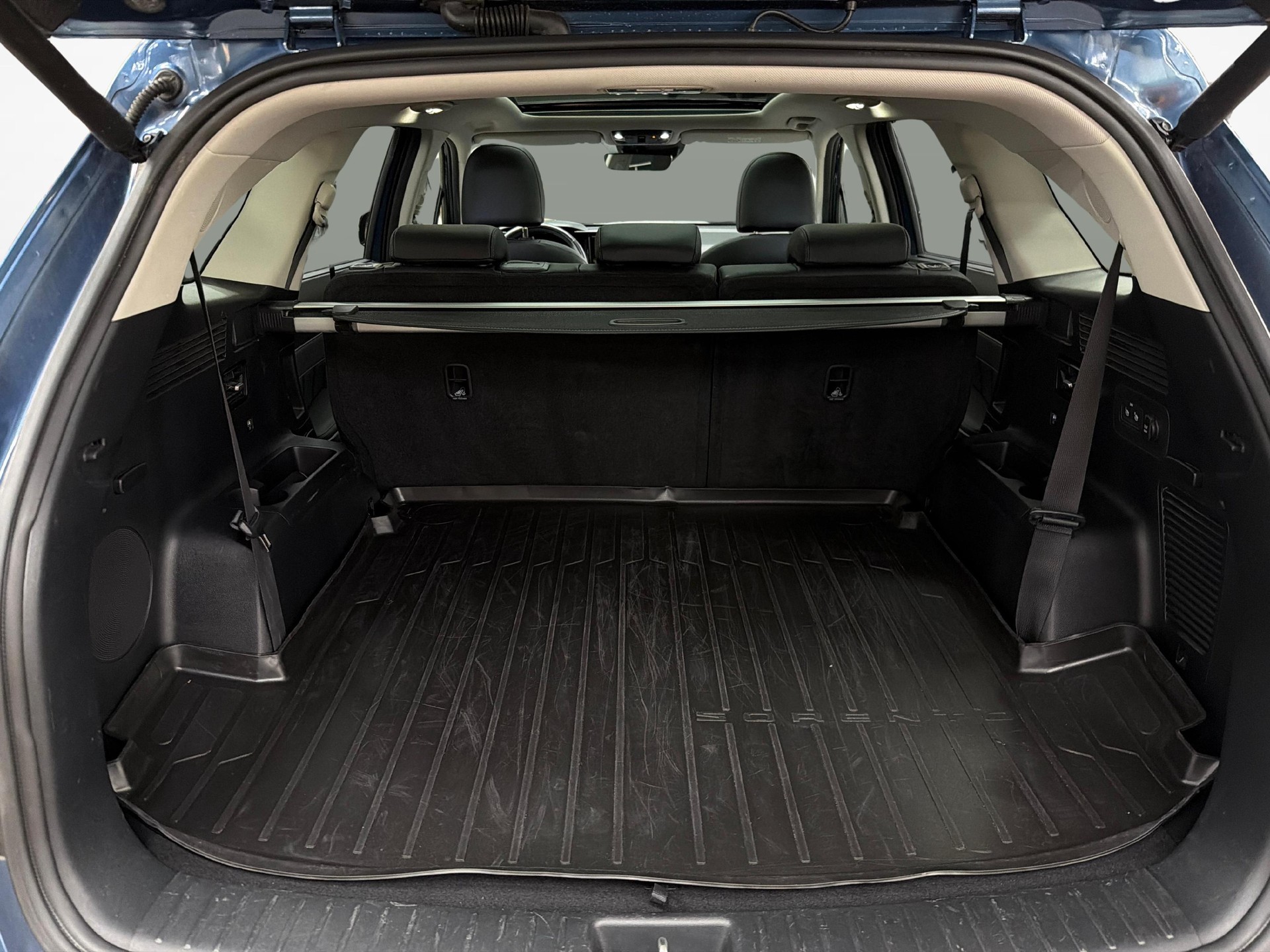 KIA Sorento 1.6 T-GDi Plug-in Hybrid Style 7P-image-12