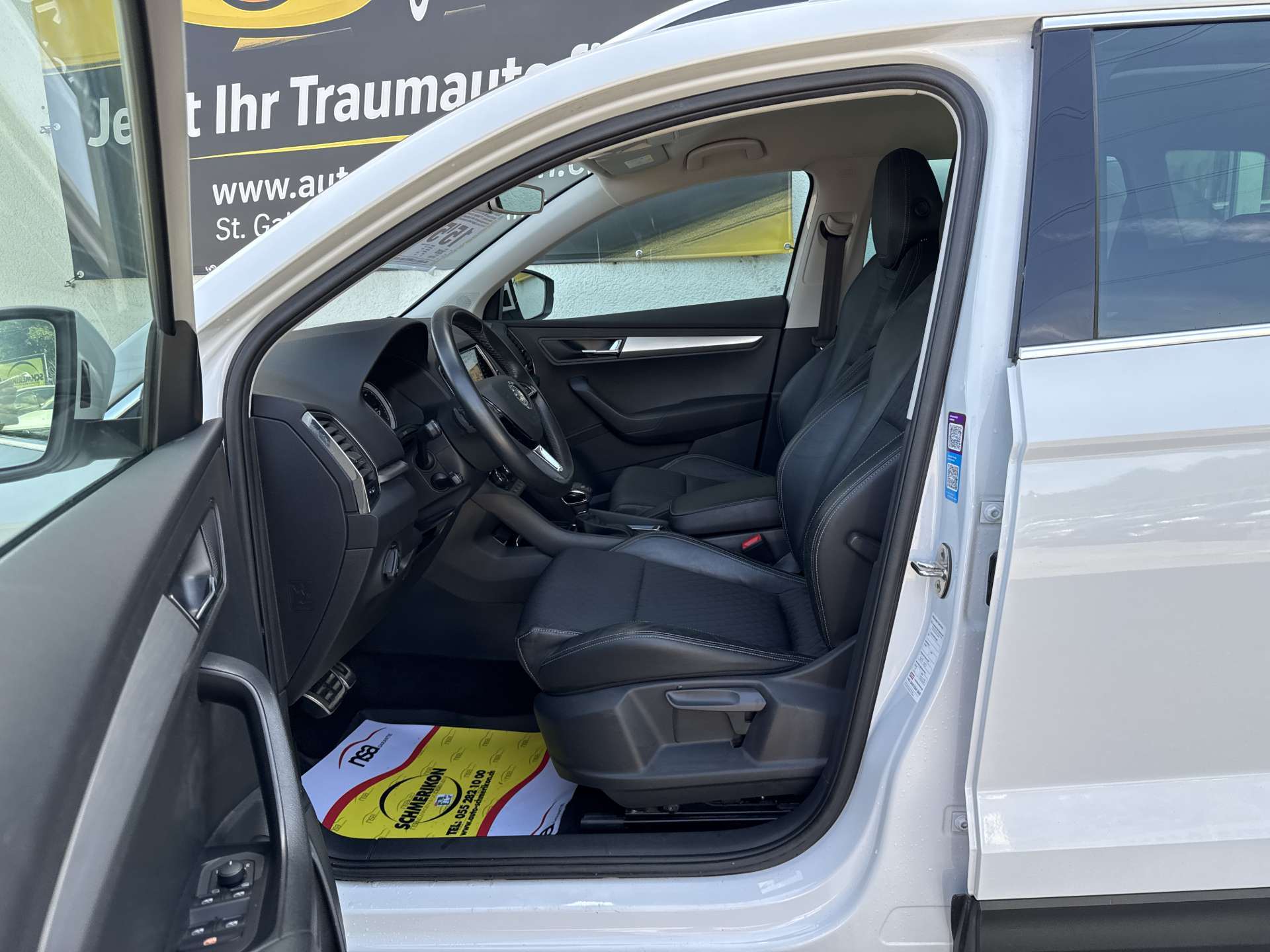 SKODA Karoq 2.0 TDi CR Ambition 4x4 DSG-Automat-image-6