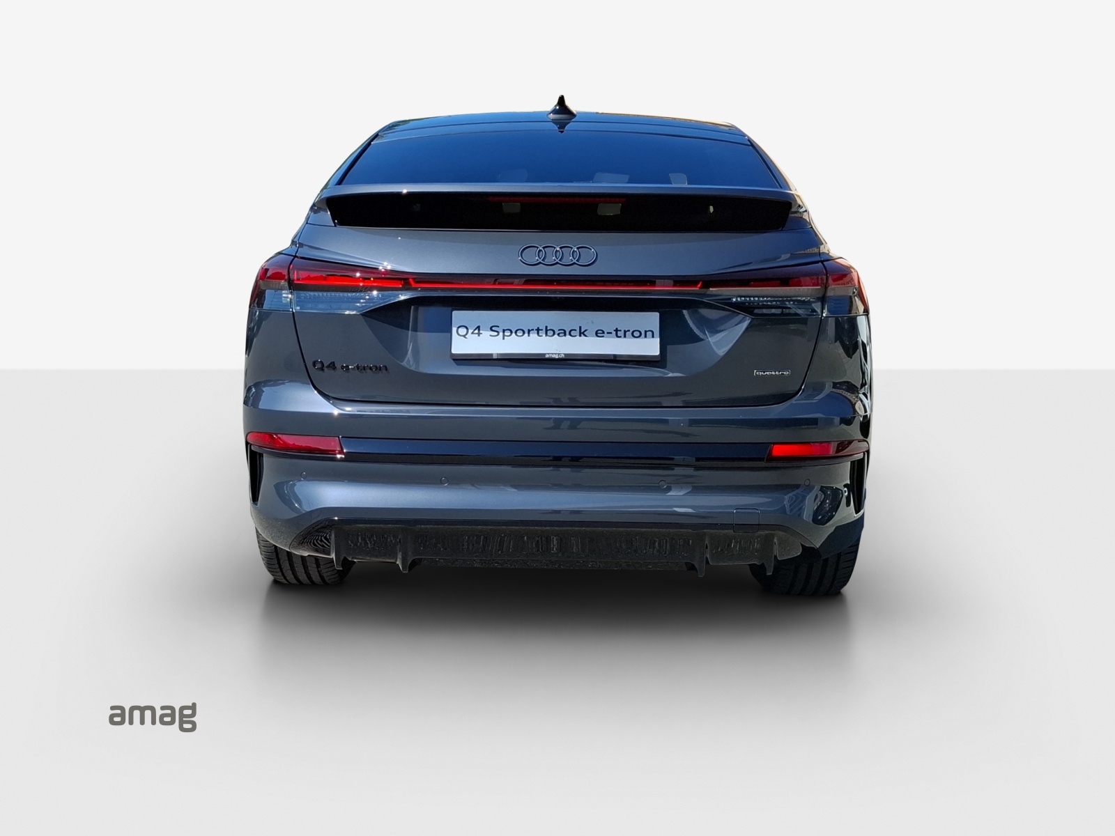AUDI Q4 Sportback e-tron quattro performance Swiss Ski-showroom-element-3