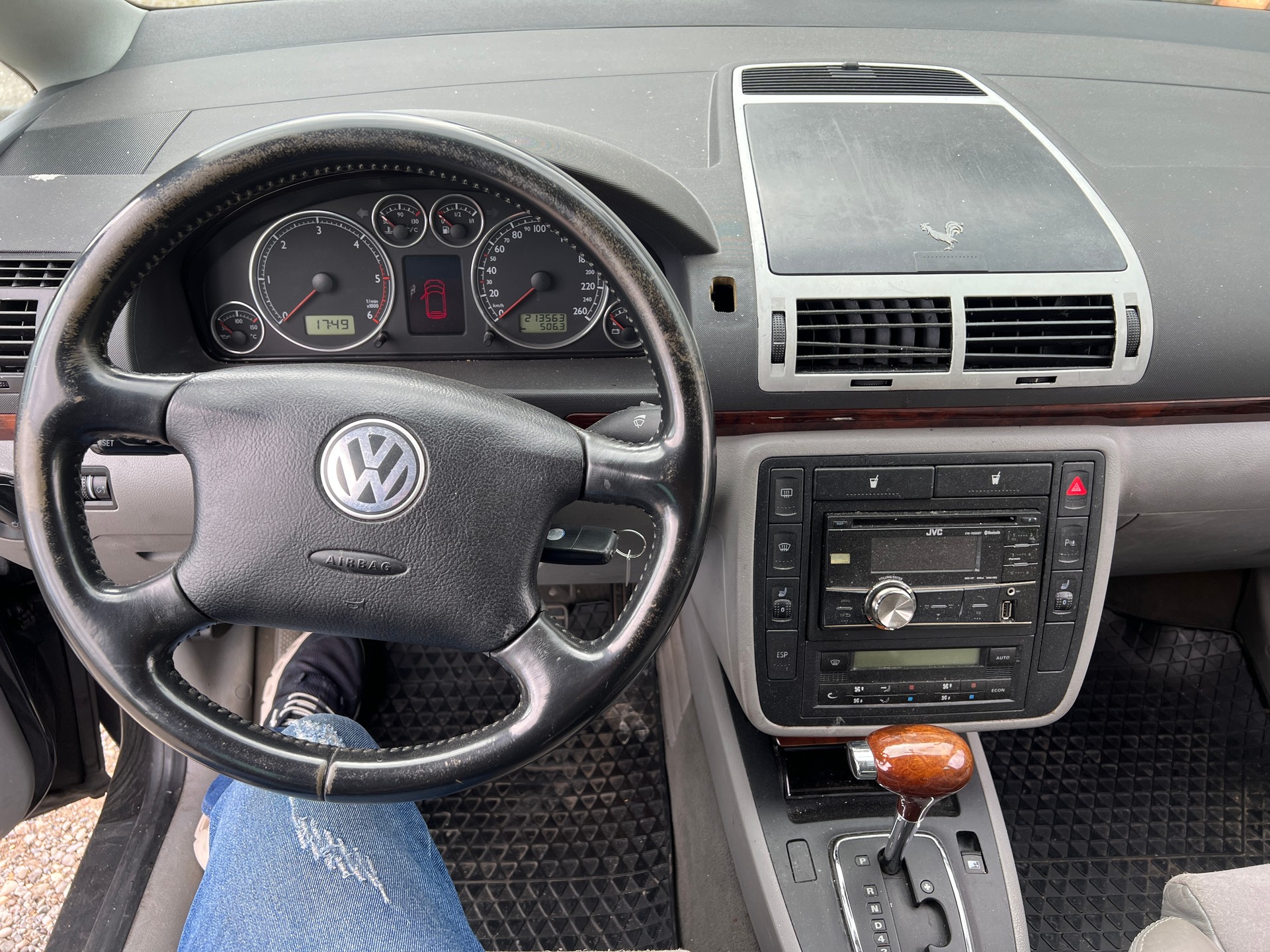 VW Sharan 1.9 TDI Highline-image-13