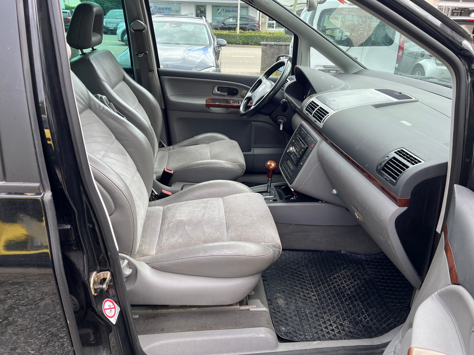 VW Sharan 1.9 TDI Highline-image-10