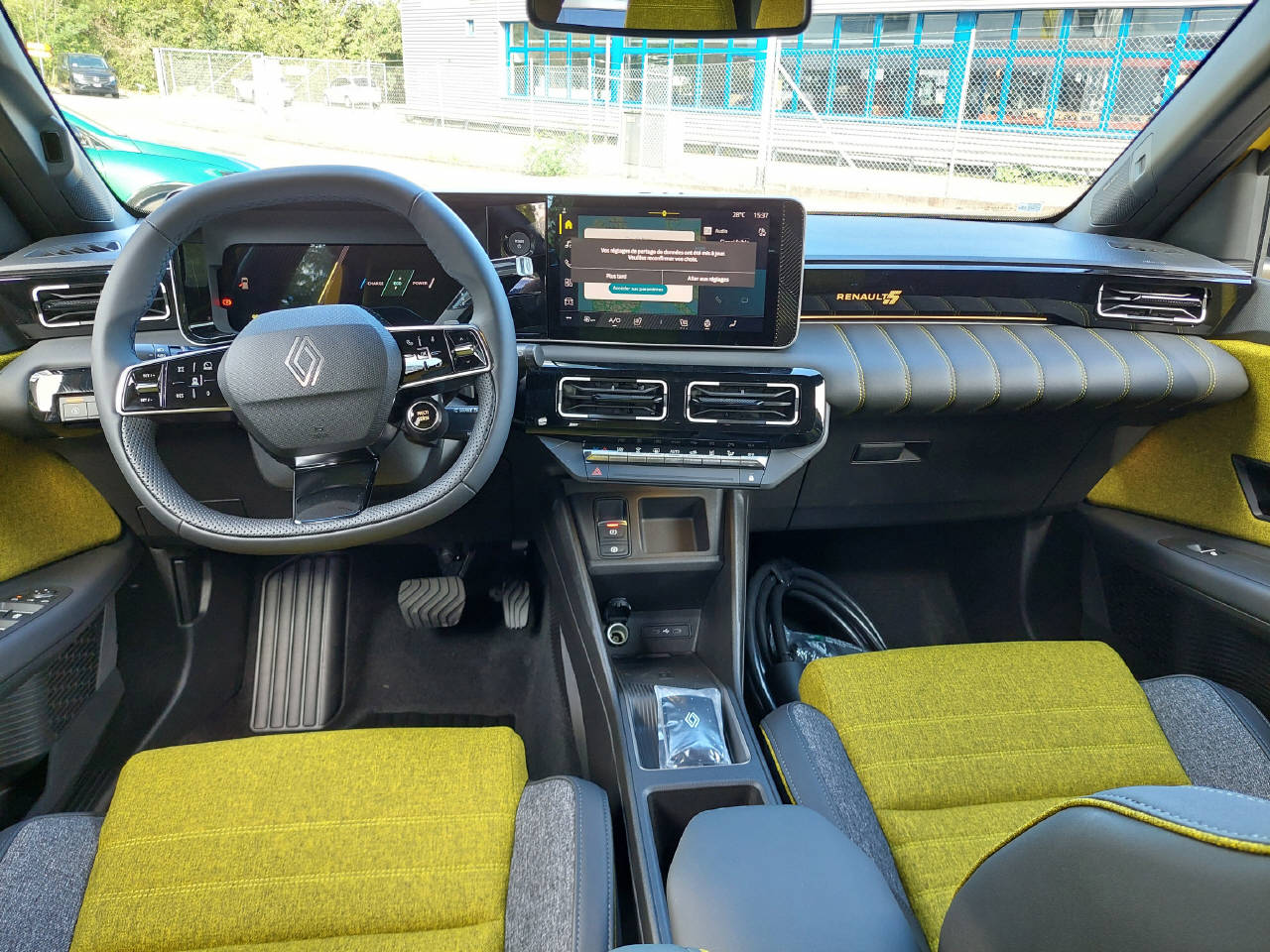 RENAULT R5 E-Tech Comfort Range iconic five-image-8