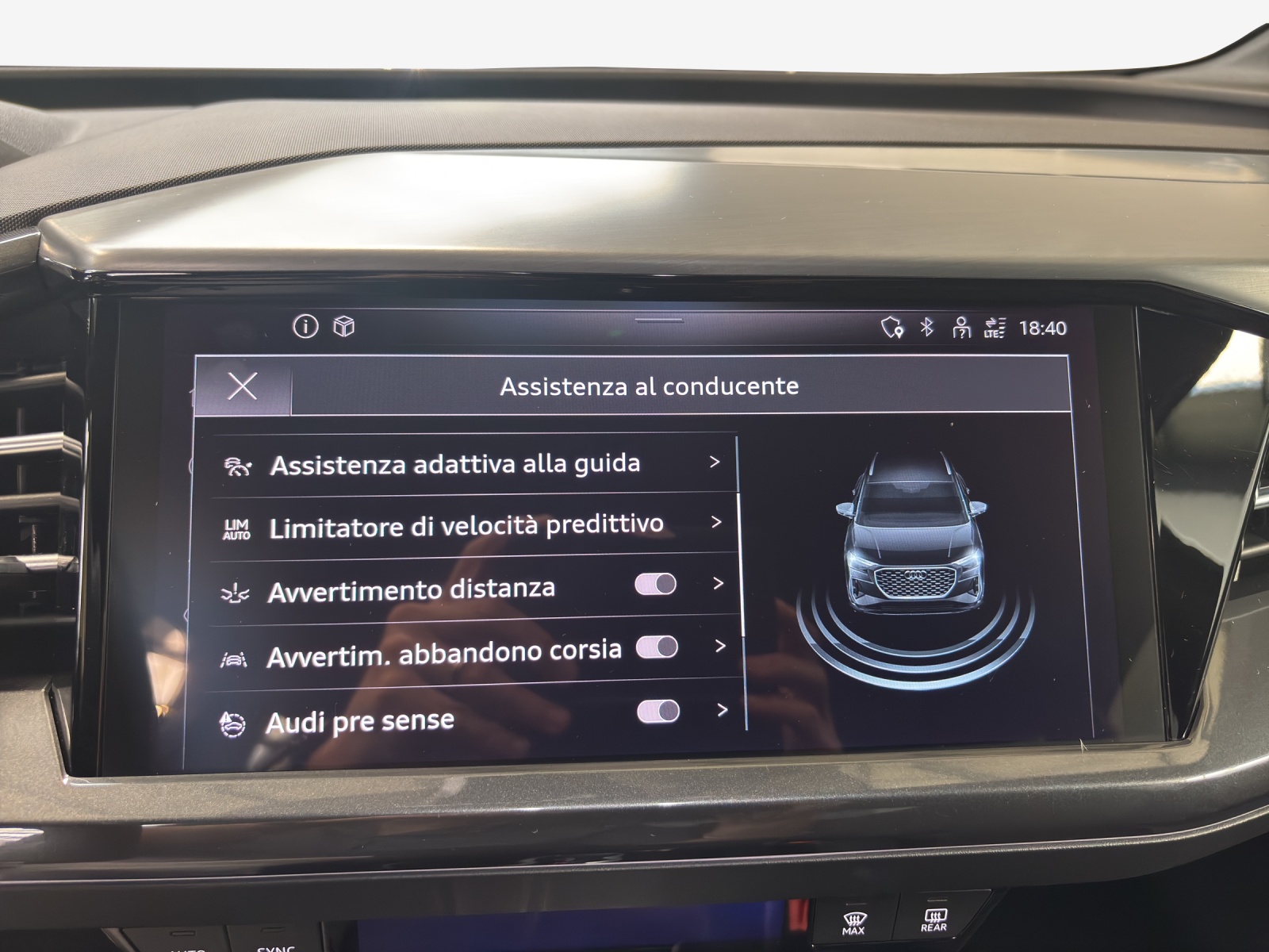 AUDI Q4 e-tron 40-image-15