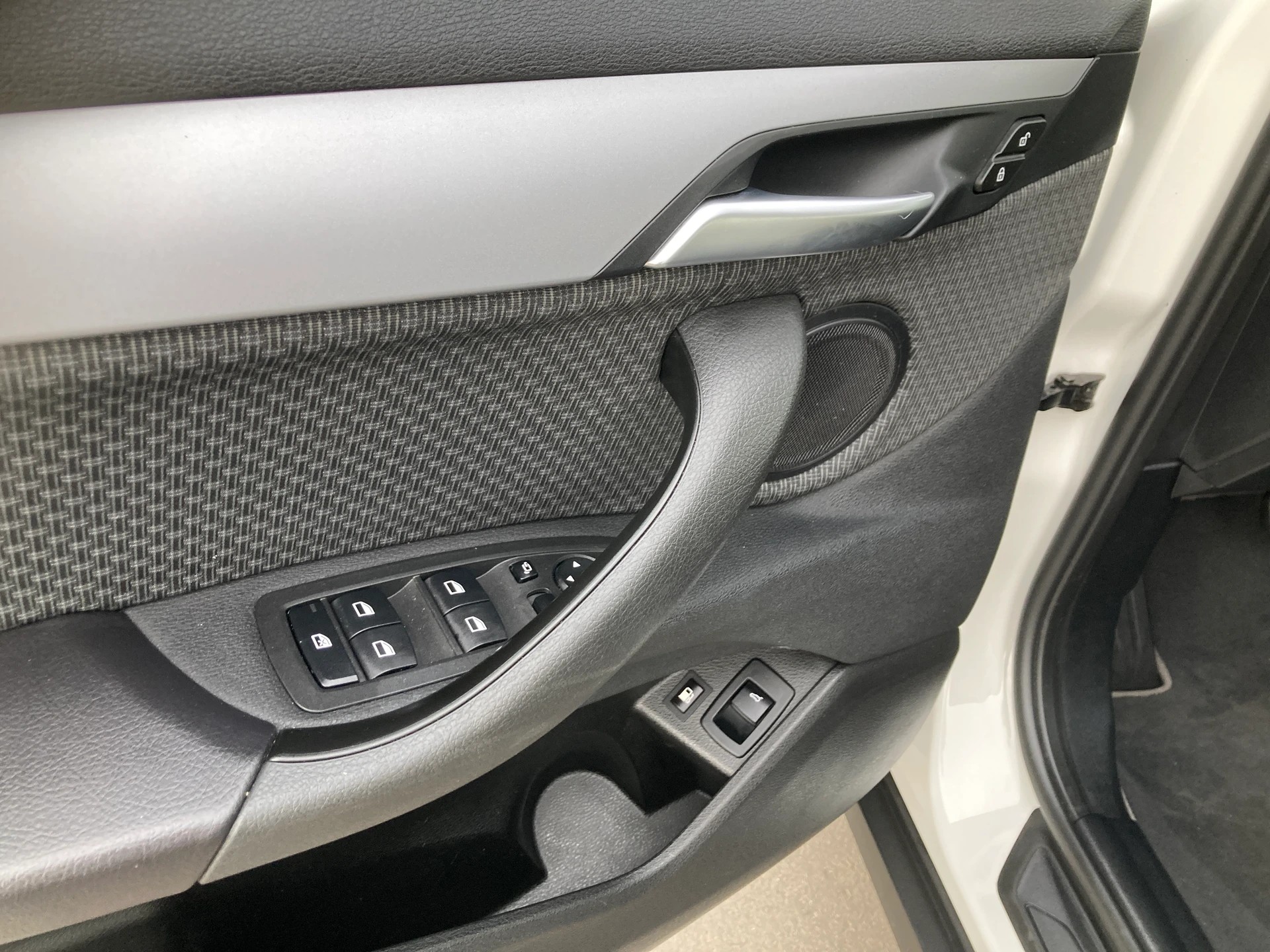 BMW X2 xDrive 25e M Sport Steptronic-image-9