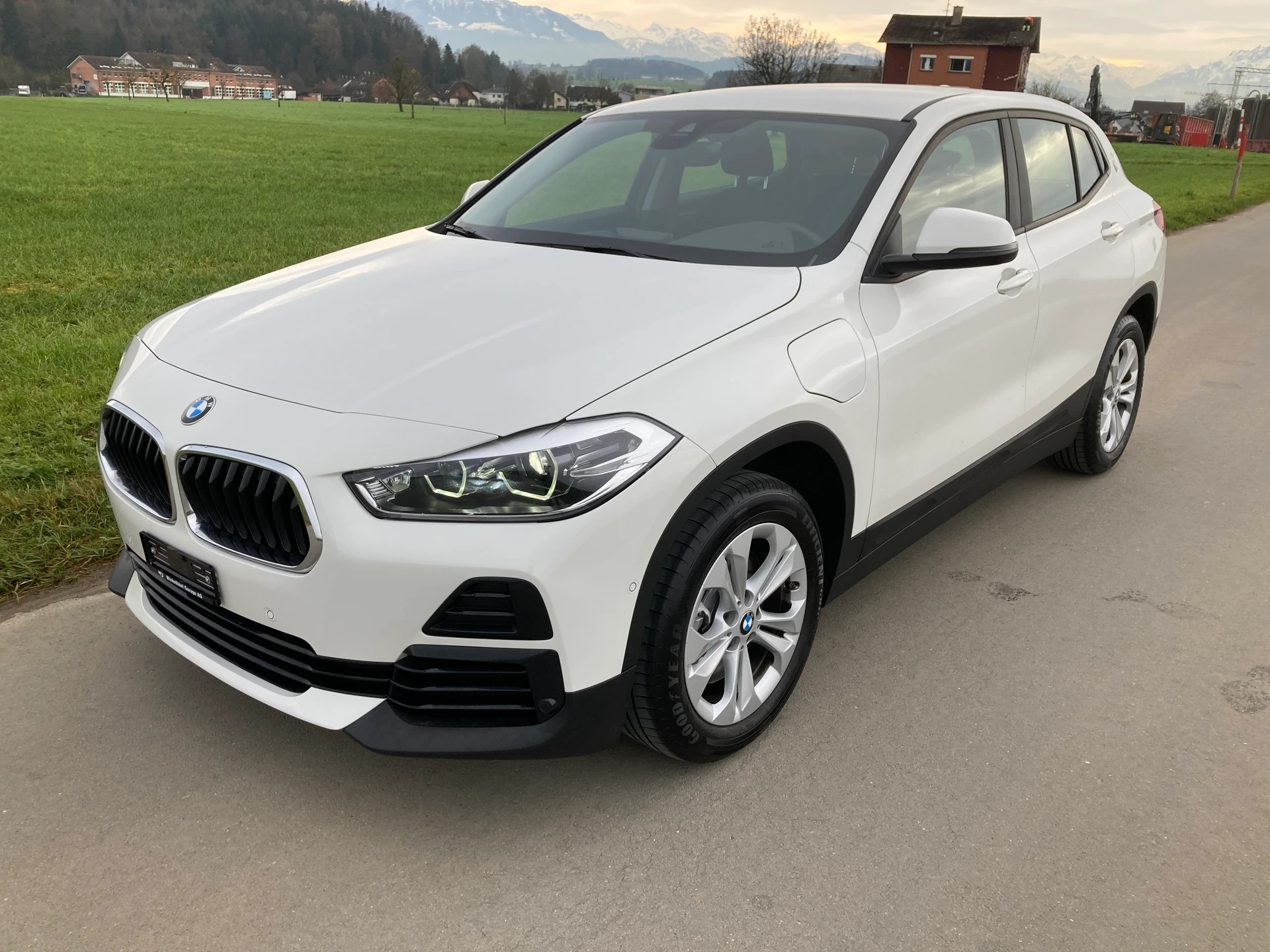 BMW X2 xDrive 25e M Sport Steptronic-image-0