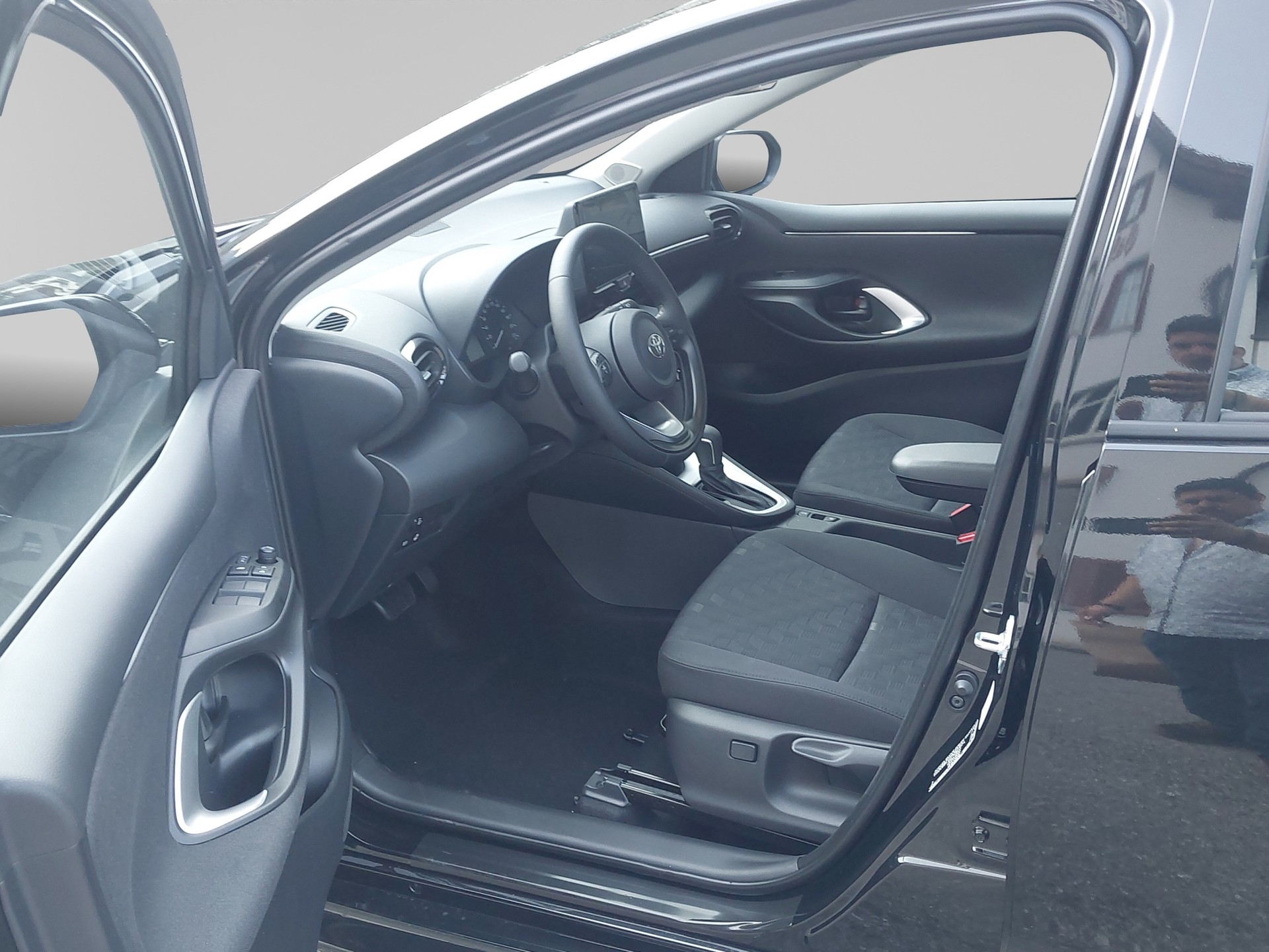 TOYOTA Yaris 1.5 VVT-i HSD Comfort-image-15