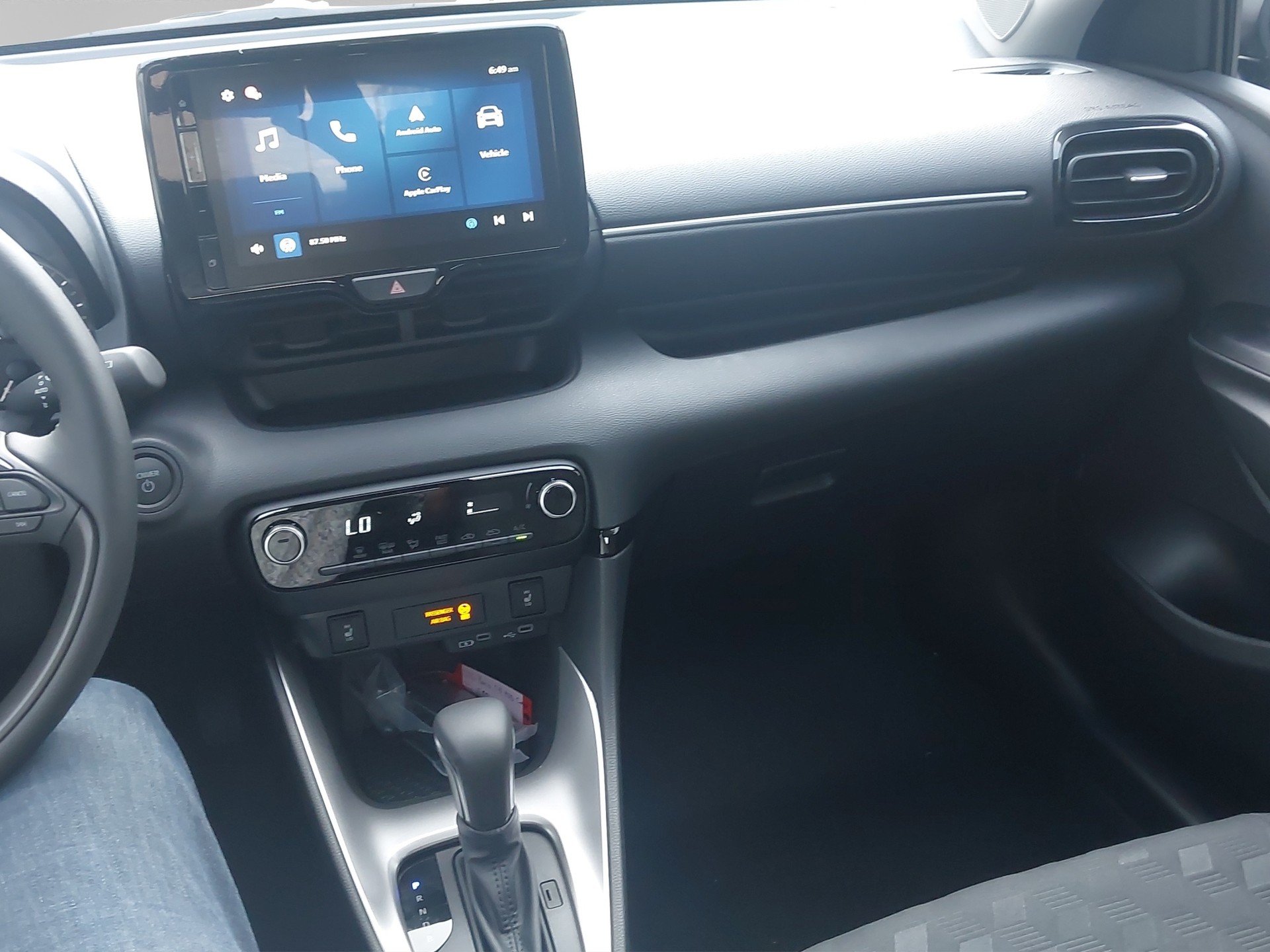 TOYOTA Yaris 1.5 VVT-i HSD Comfort-image-10