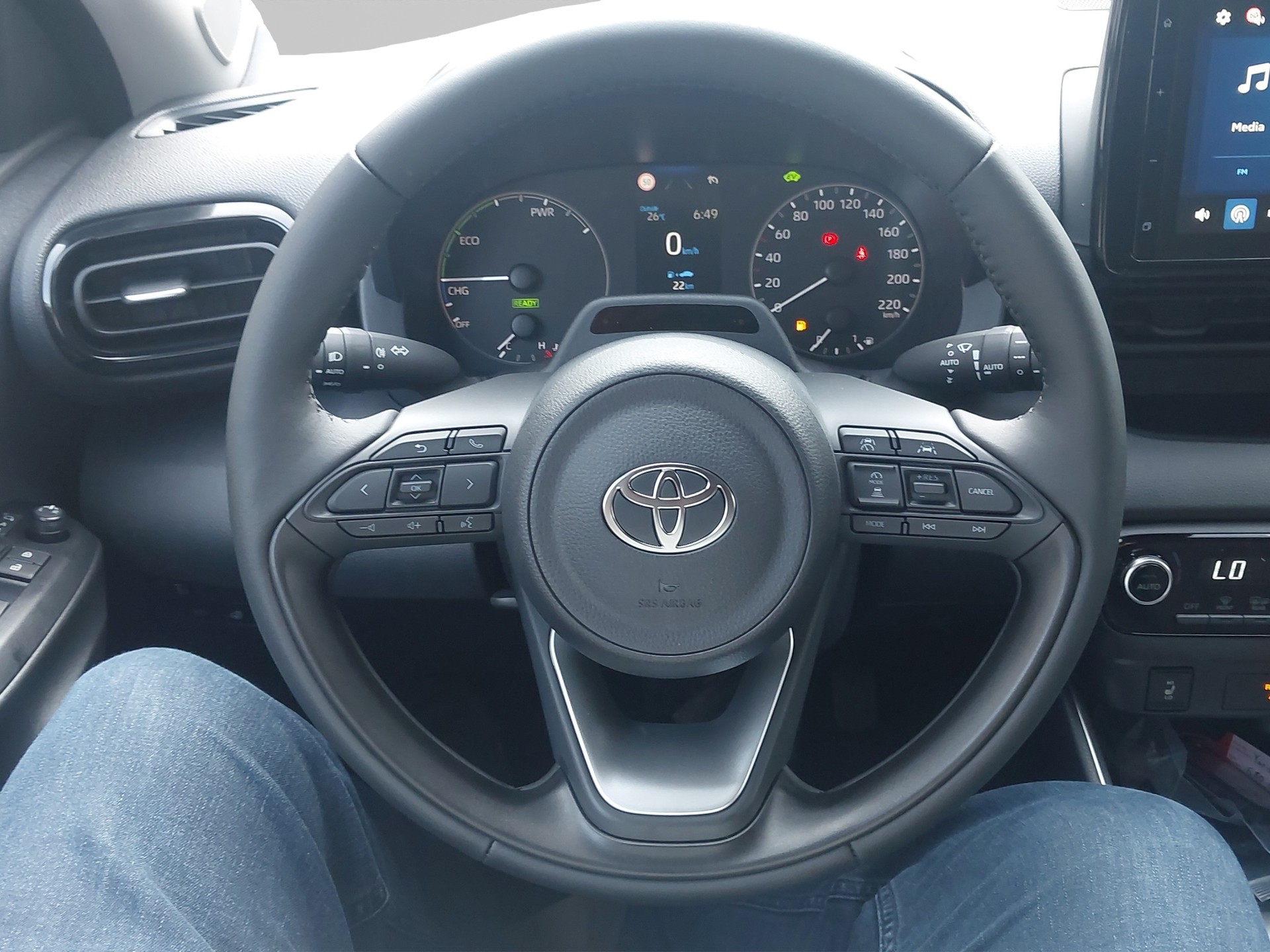 TOYOTA Yaris 1.5 VVT-i HSD Comfort-image-9