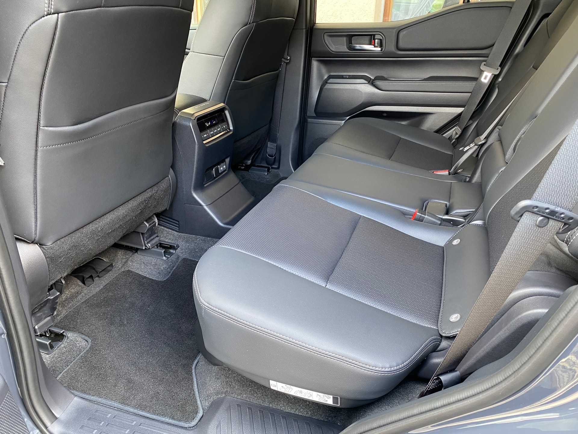 TOYOTA Land Cruiser 2.8TD Style-image-8