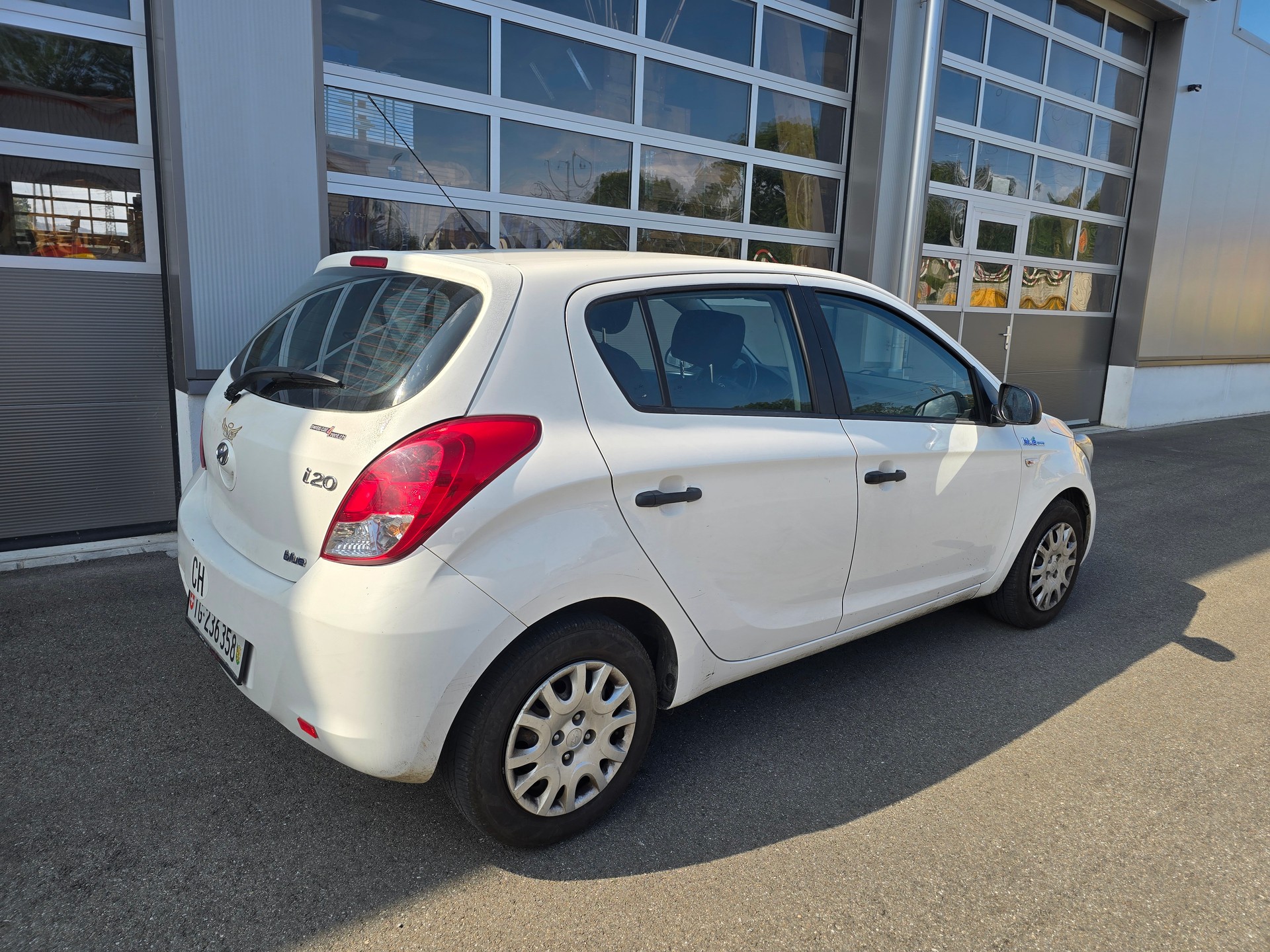 HYUNDAI i20 1.2 Comfort-image-3