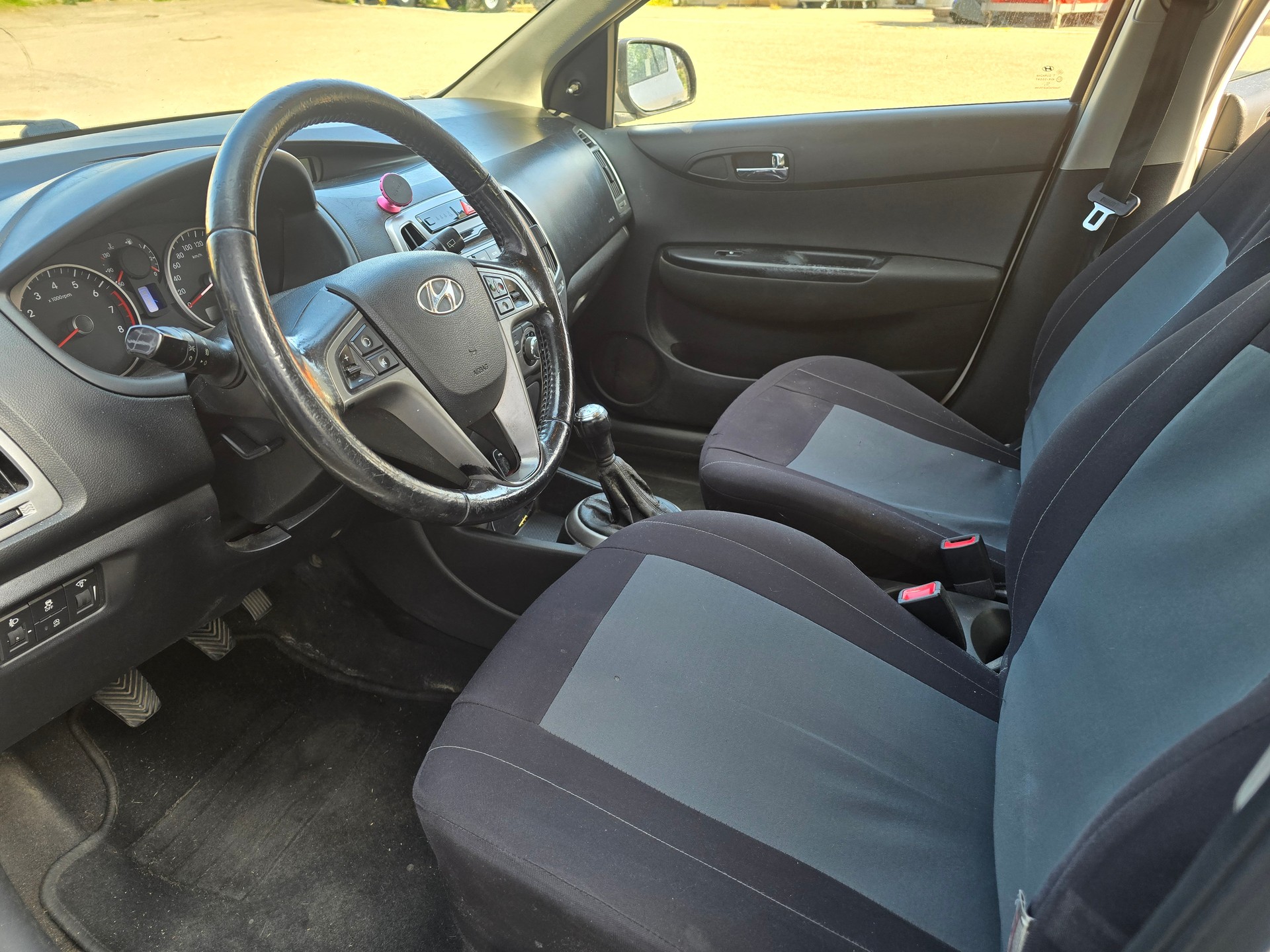 HYUNDAI i20 1.2 Comfort-image-5