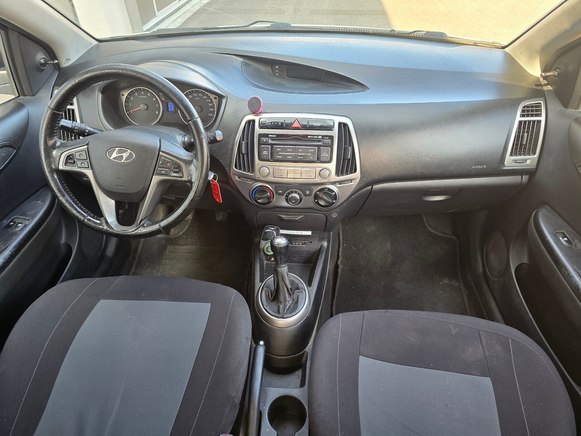 HYUNDAI i20 1.2 Comfort-image-6