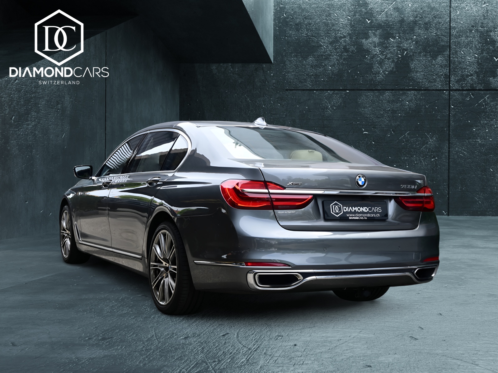 BMW 750Li xDrive *Individual*Executive Lounge-image-3