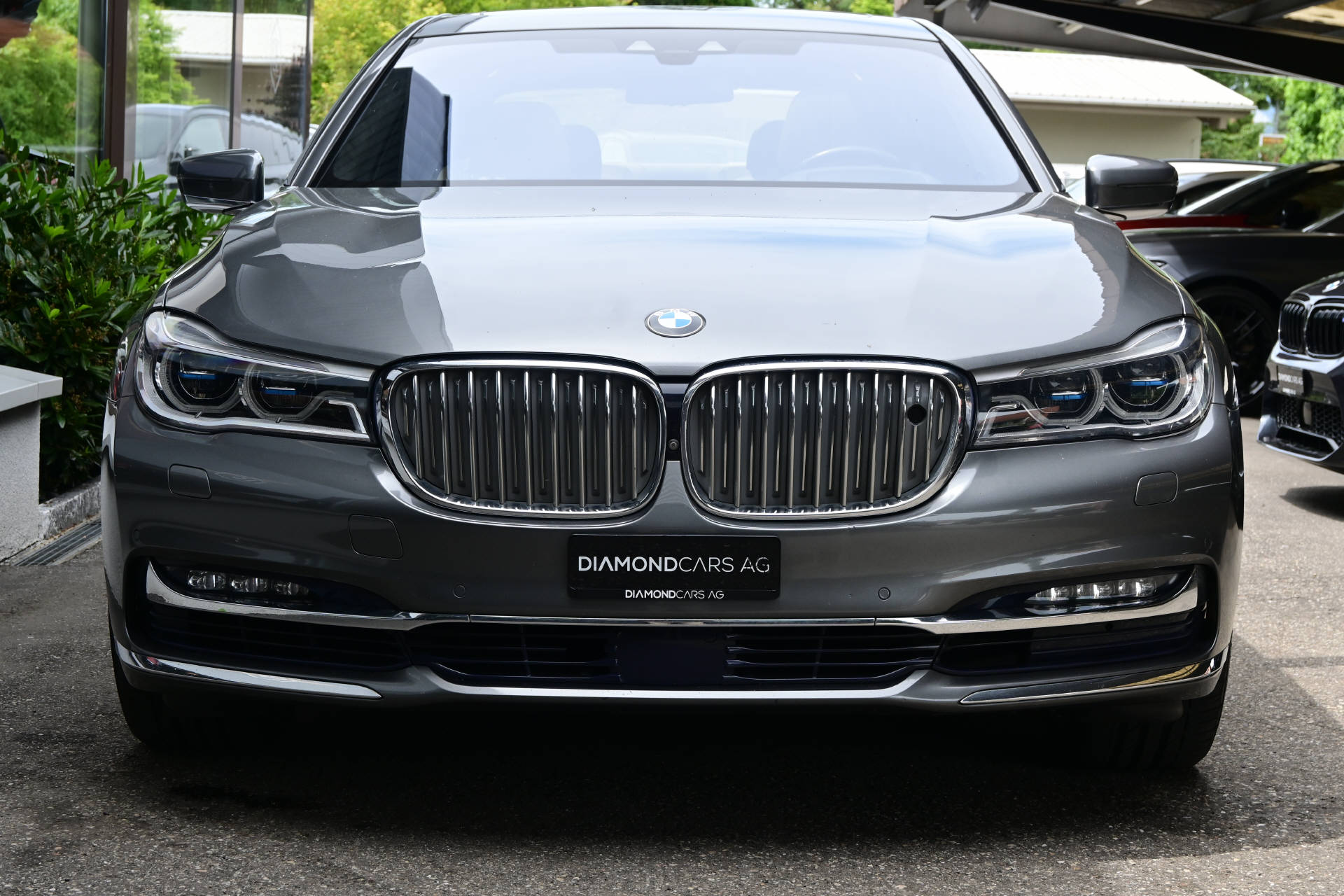 BMW 750Li xDrive *Individual*Executive Lounge-showroom-element-1