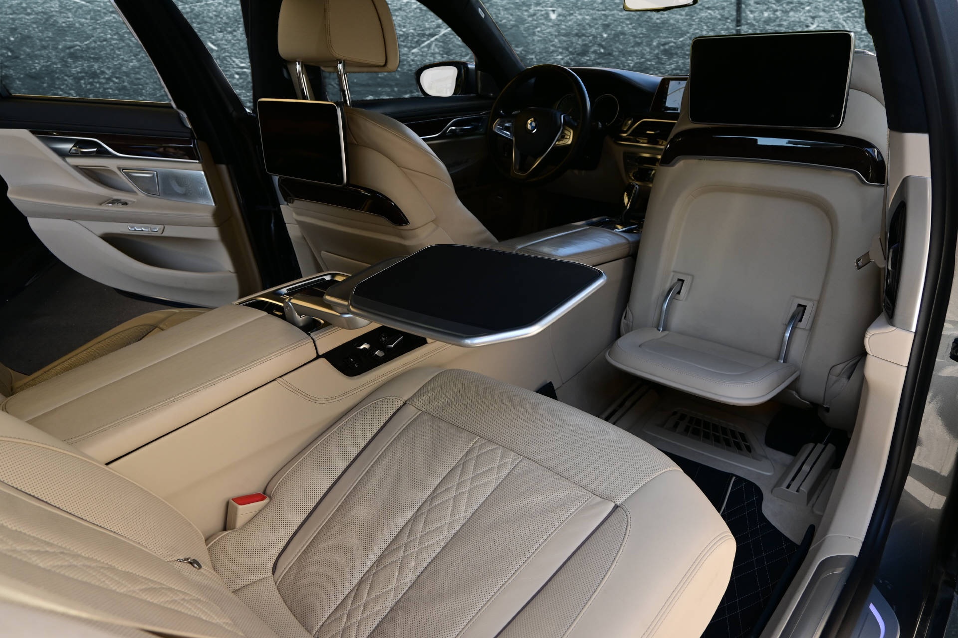 BMW 750Li xDrive *Individual*Executive Lounge-image-20