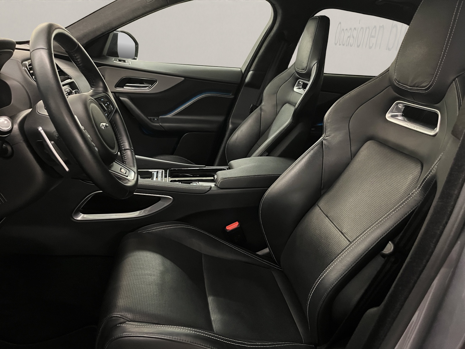 JAGUAR F-Pace 2.0 T 300 R-Sport AWD-image-6