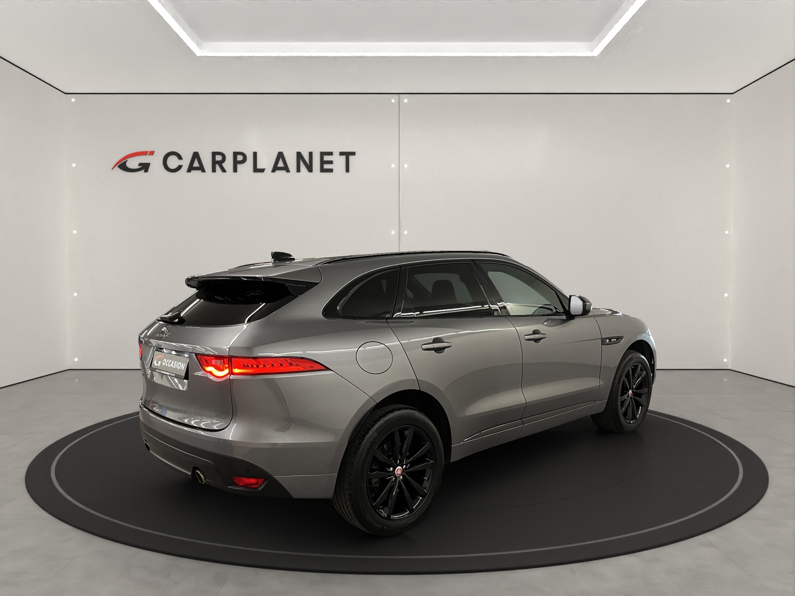 JAGUAR F-Pace 2.0 T 300 R-Sport AWD-image-4
