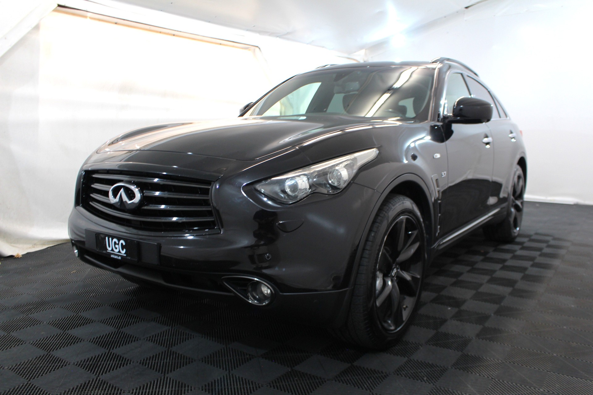 INFINITI QX70 3.7 GT Premium AWD-image-2