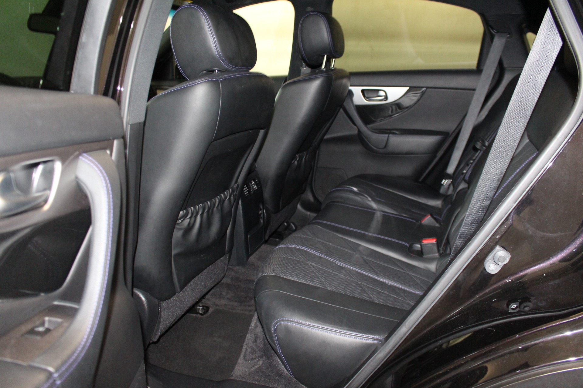 INFINITI QX70 3.7 GT Premium AWD-image-7