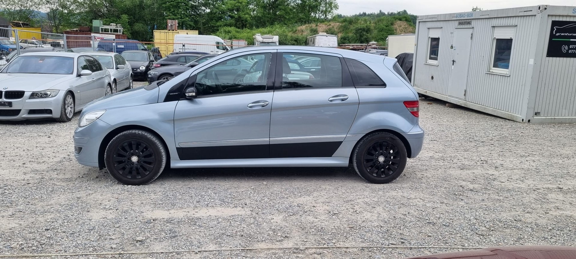 MERCEDES-BENZ B 200-image-1