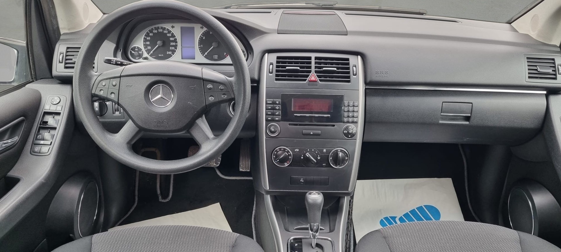 MERCEDES-BENZ B 200-image-10