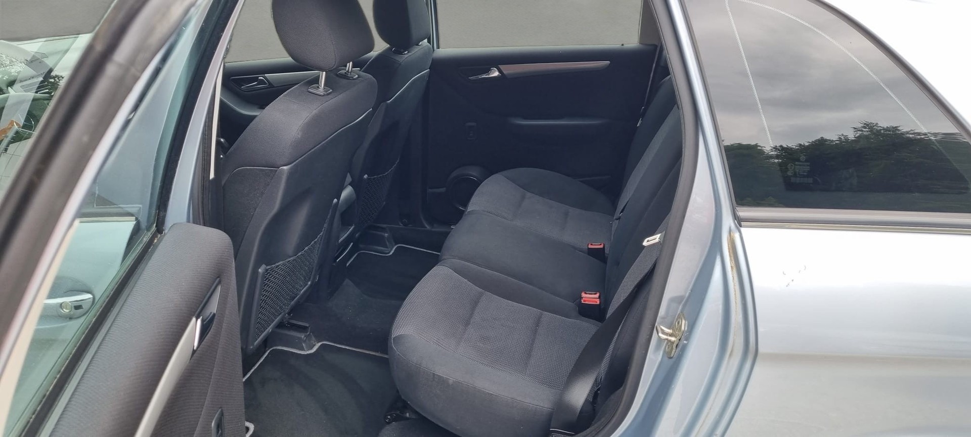 MERCEDES-BENZ B 200-image-8