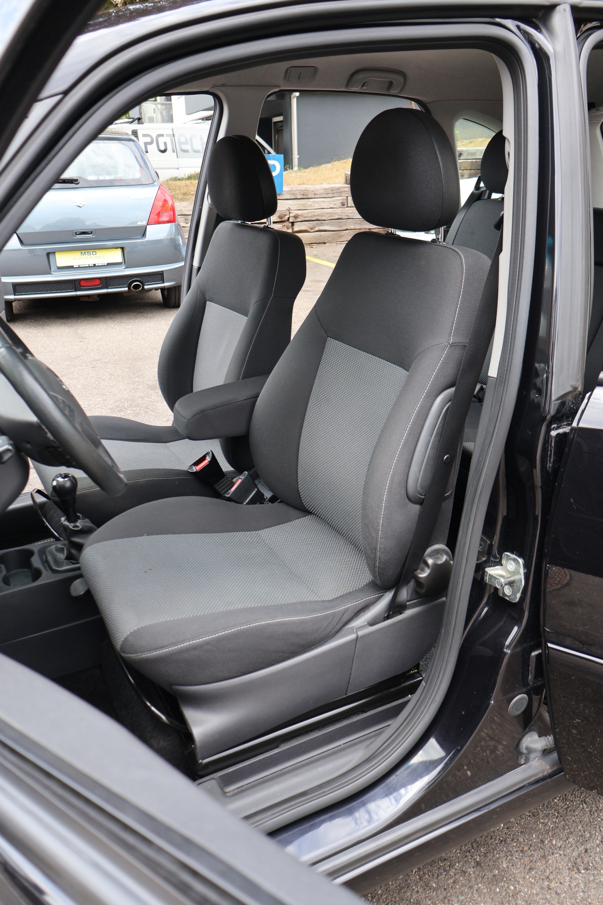 OPEL Meriva 1.6i-16 TP Cosmo-image-11