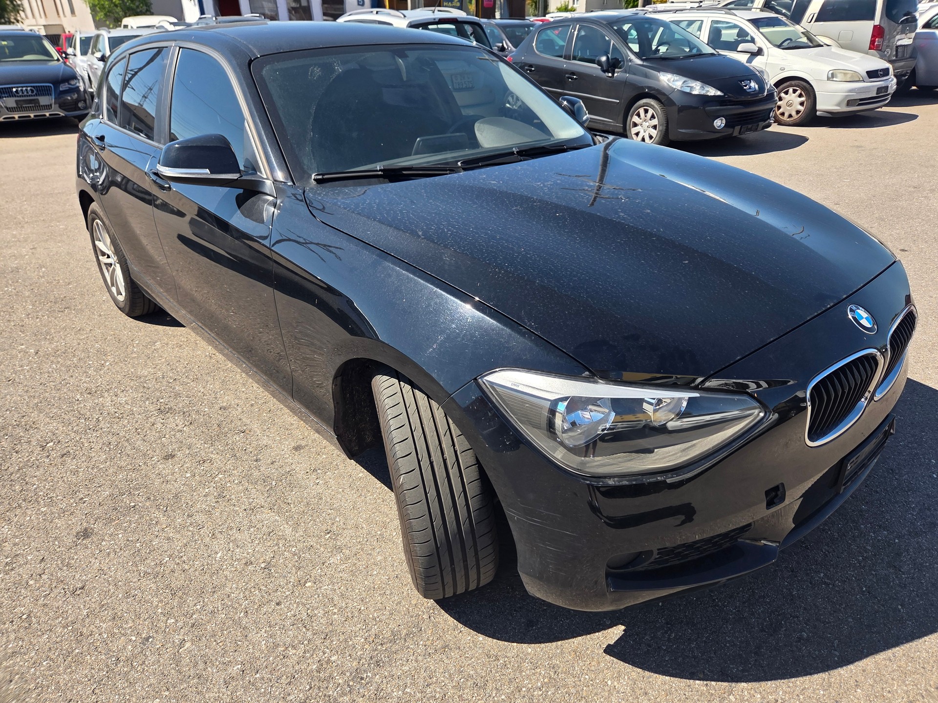 BMW 114i Business-image-0