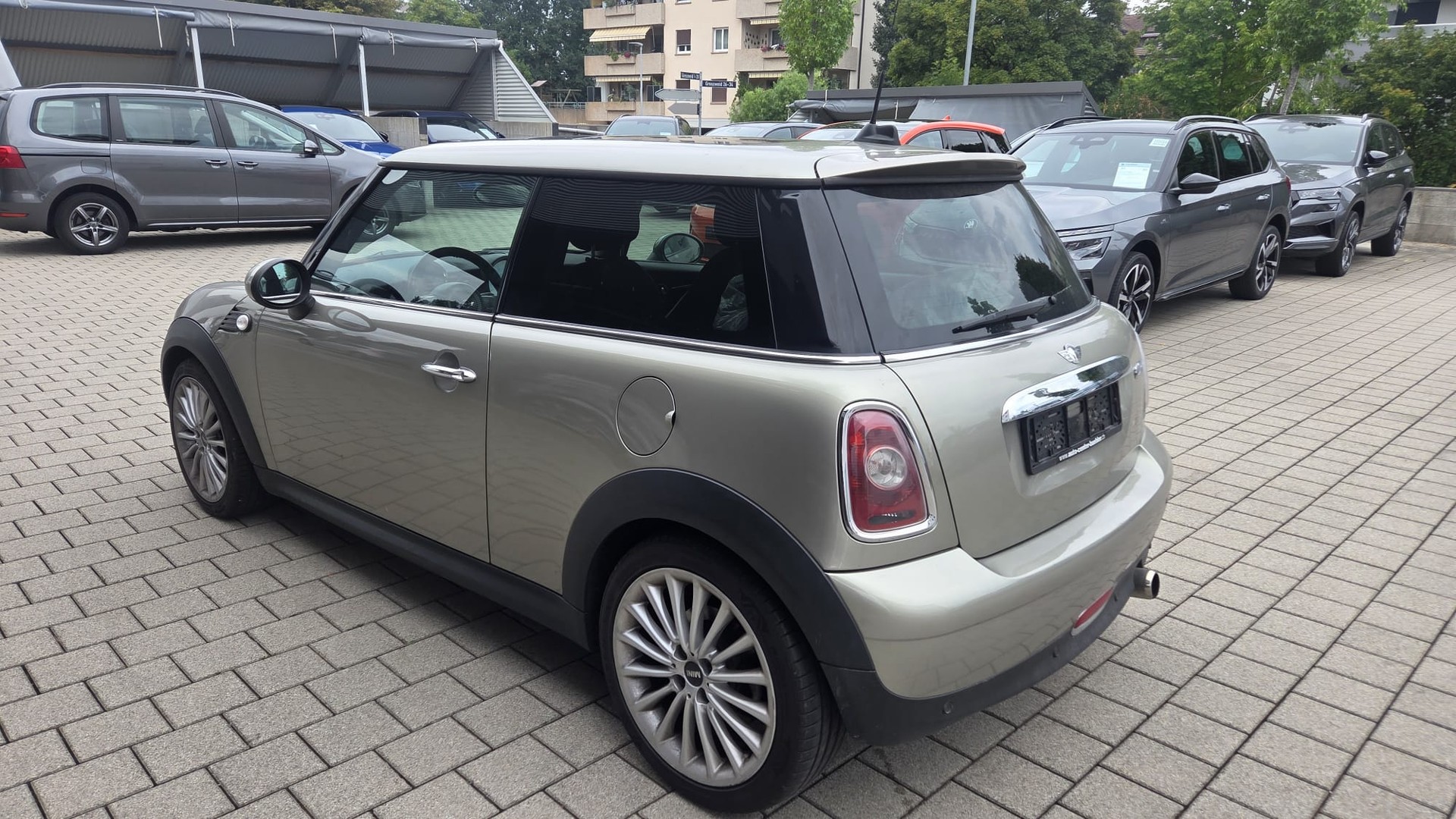MINI Cooper-image-2