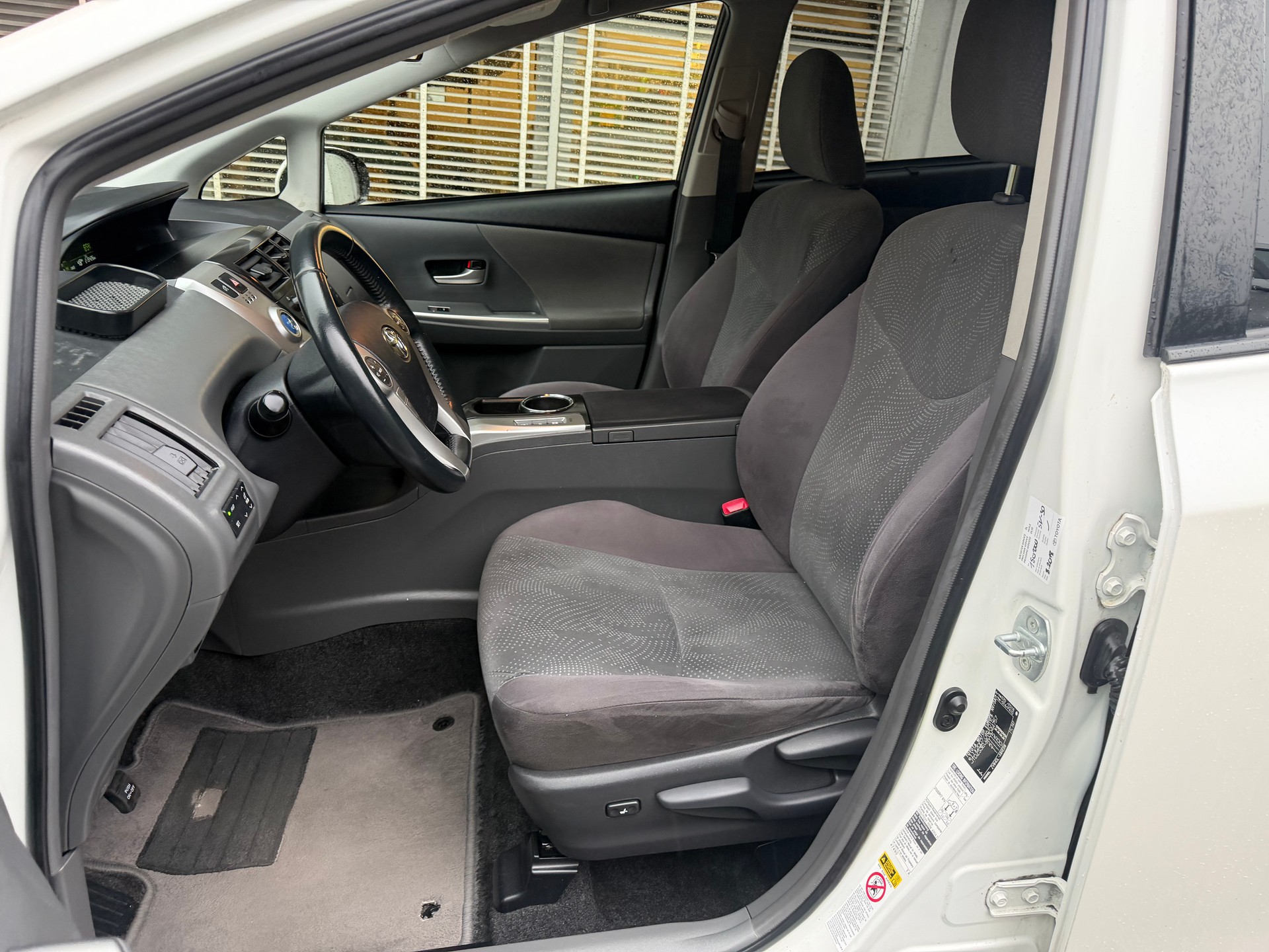 TOYOTA Prius+ 1.8 VVT-i HSD Luna ** 7-Plätzer ** Gr-Navi ** RF-Kamera ** Panorama-Glasdach ** H-UP-Disp ** Frisch Ab MFK & Service **-image-6
