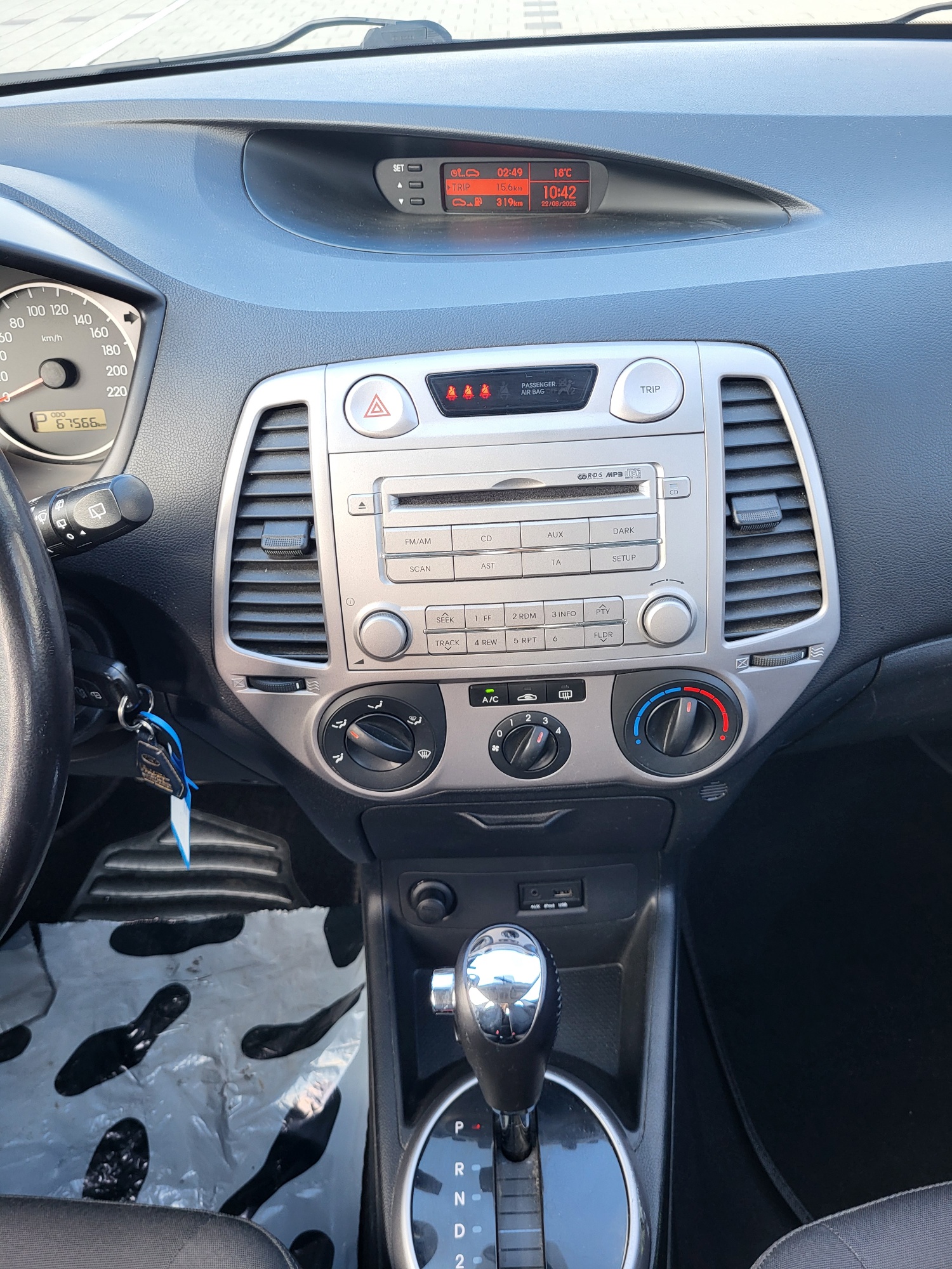 HYUNDAI i20 1.4 Style Automatic-image-6