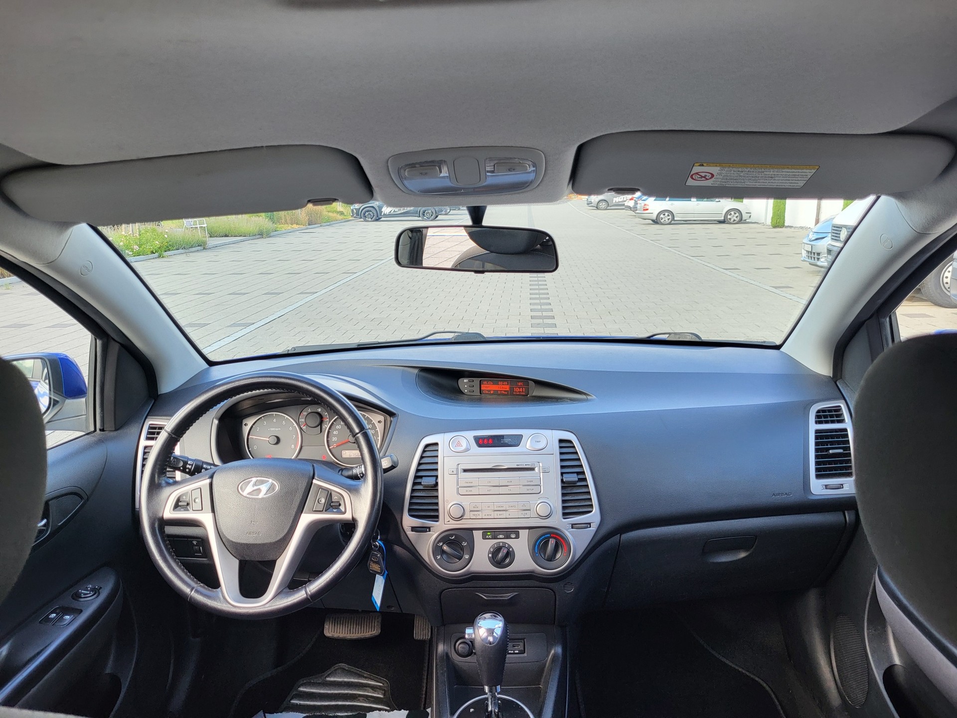 HYUNDAI i20 1.4 Style Automatic-image-5
