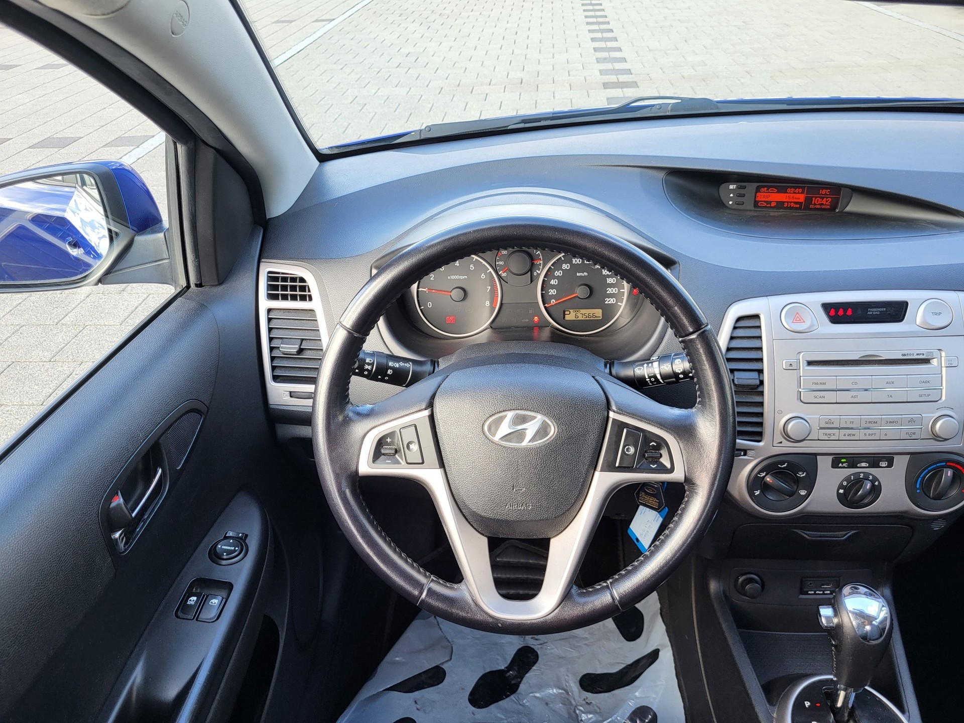 HYUNDAI i20 1.4 Style Automatic-image-7