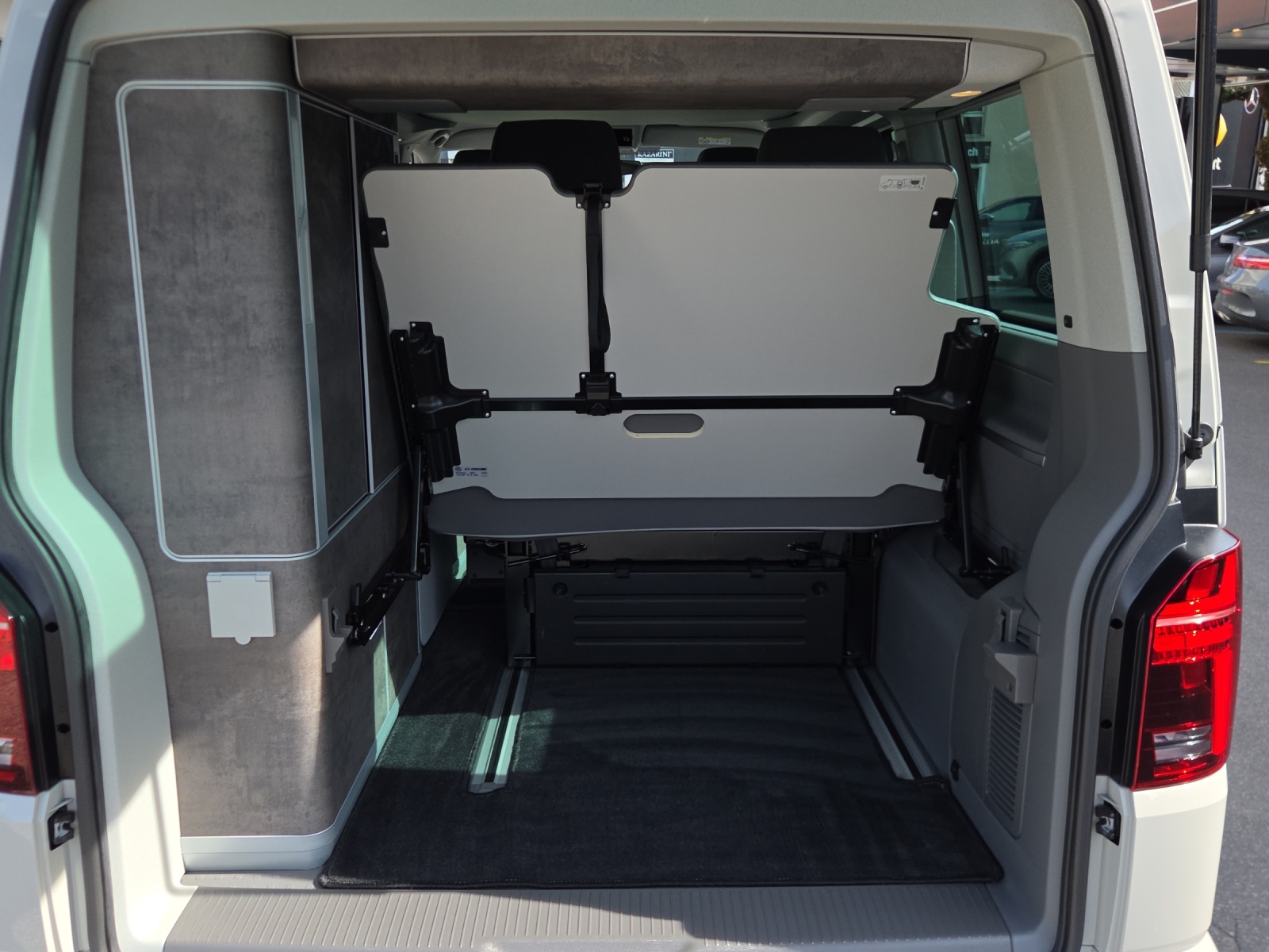 VW T6.1 Caravelle 2.0 TDI Comfortline DSG-image-18