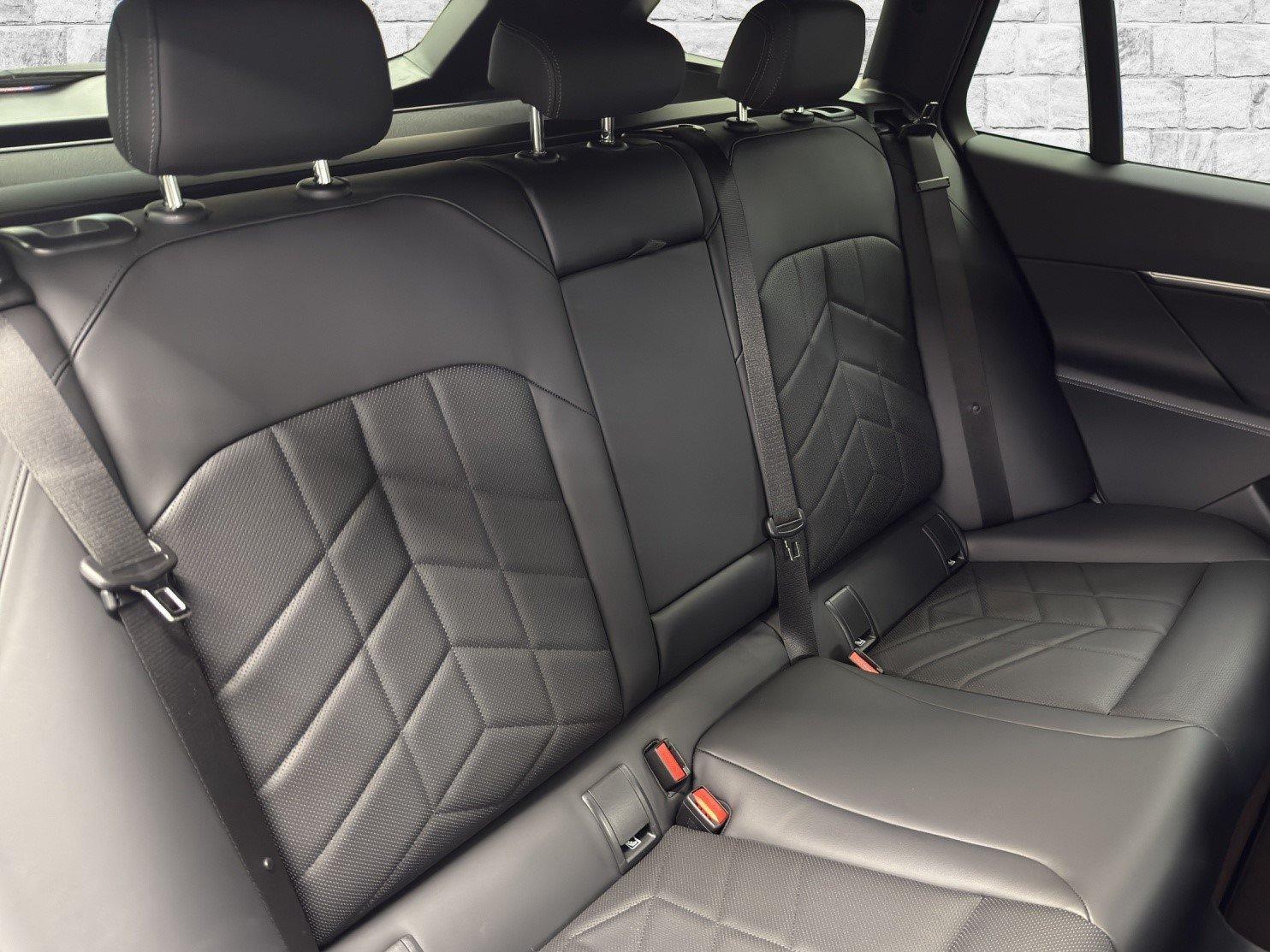 BMW 520d xDrive Touring M Sport-image-15
