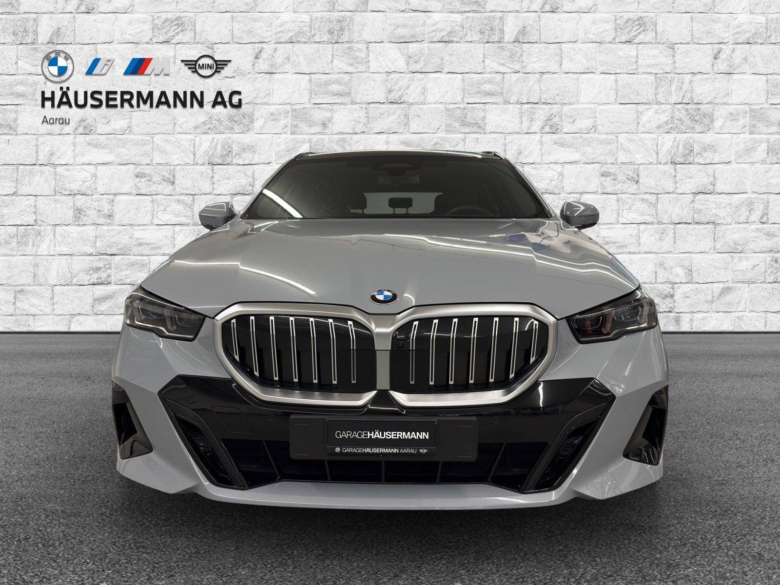 BMW 520d xDrive Touring M Sport-showroom-element-1